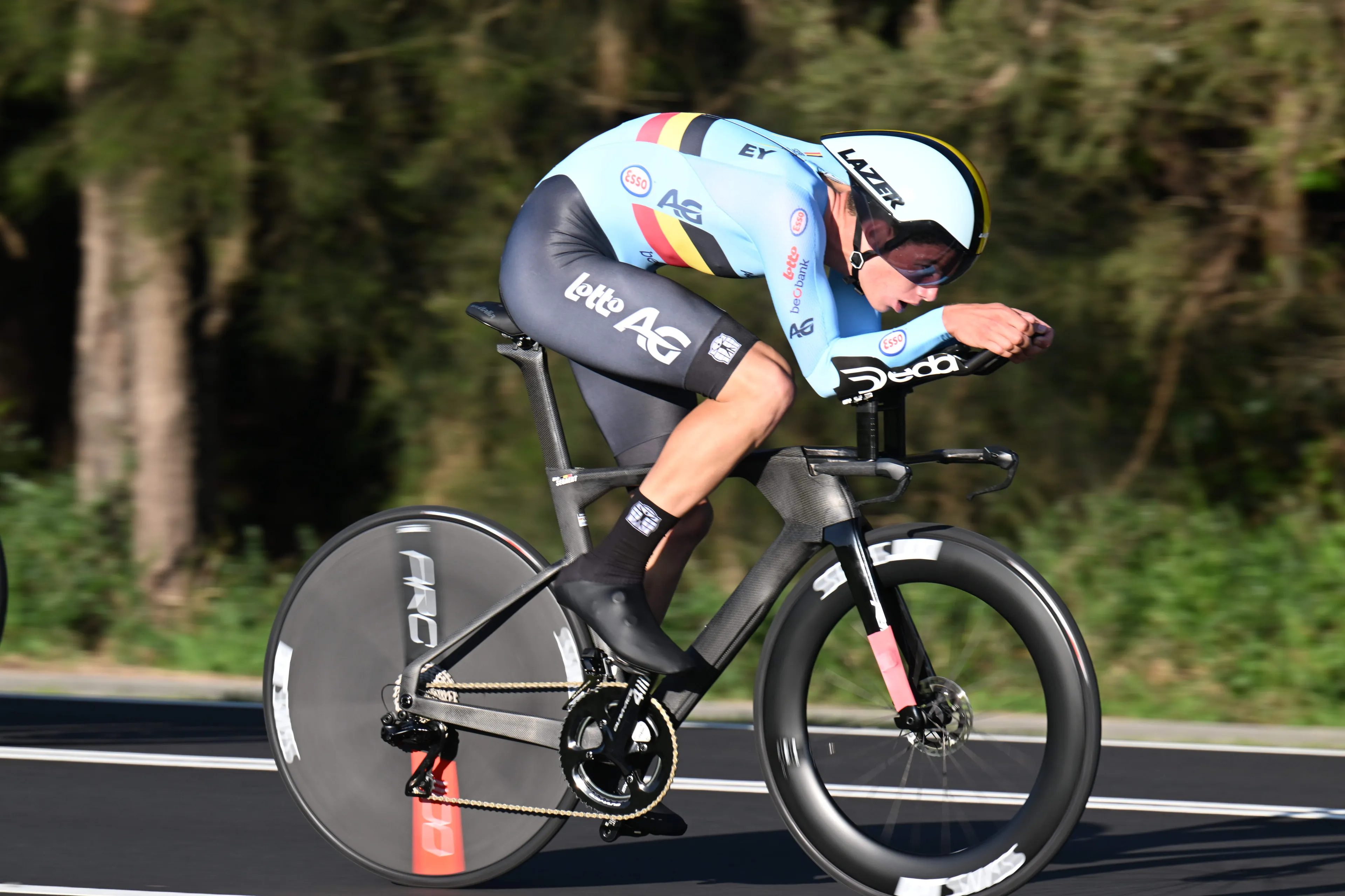 "Ik ben hier niet gekomen voor een vierde plaats" - Teleurgestelde Alec Segaert mist podium in U23-categorie WK Tijdrijden 2024