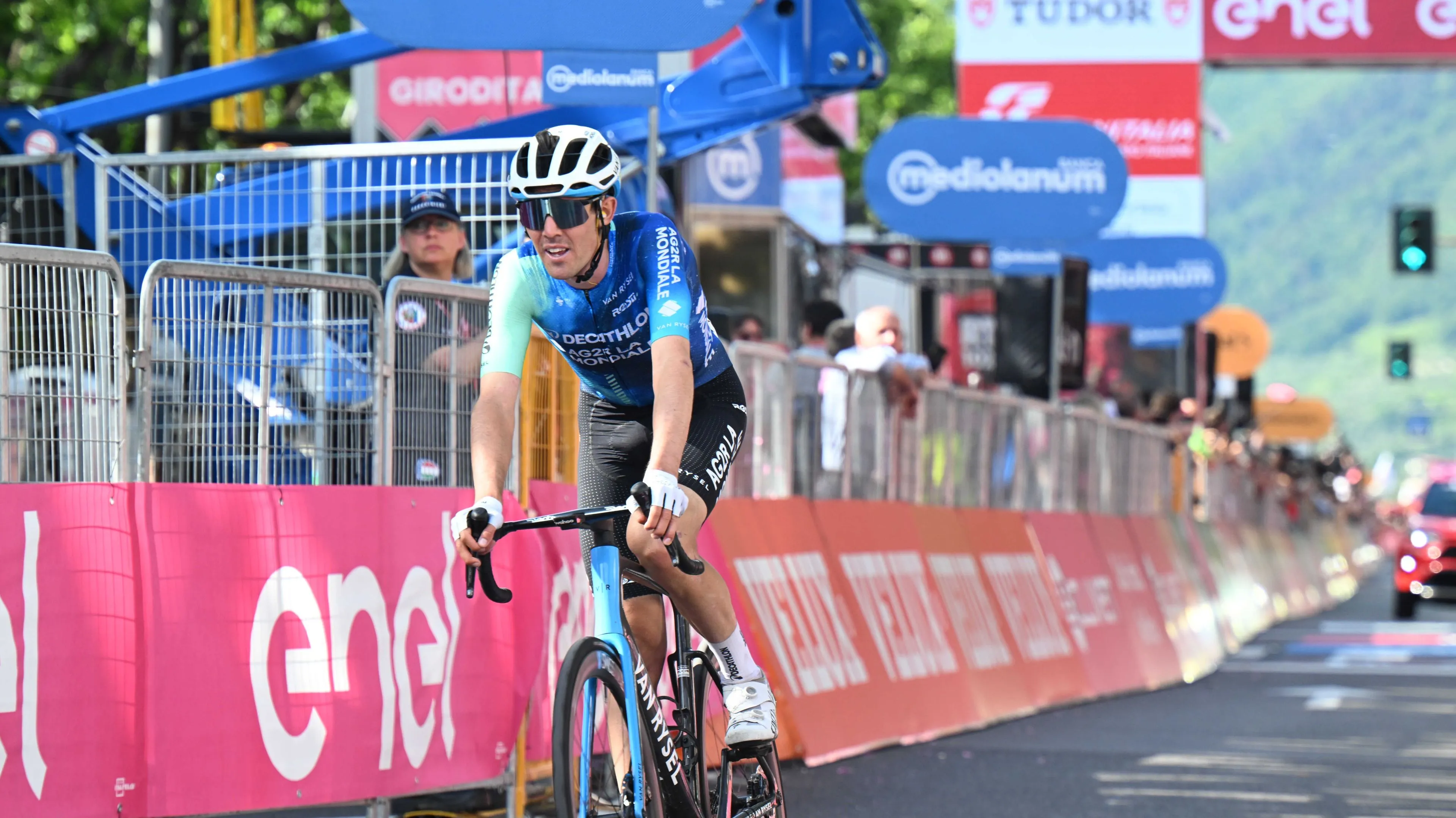 Ben O'Connor en Felix Gall starten samen bij ambitieuze Decathlon AG2R La Mondiale in Vuelta a Espana 2024