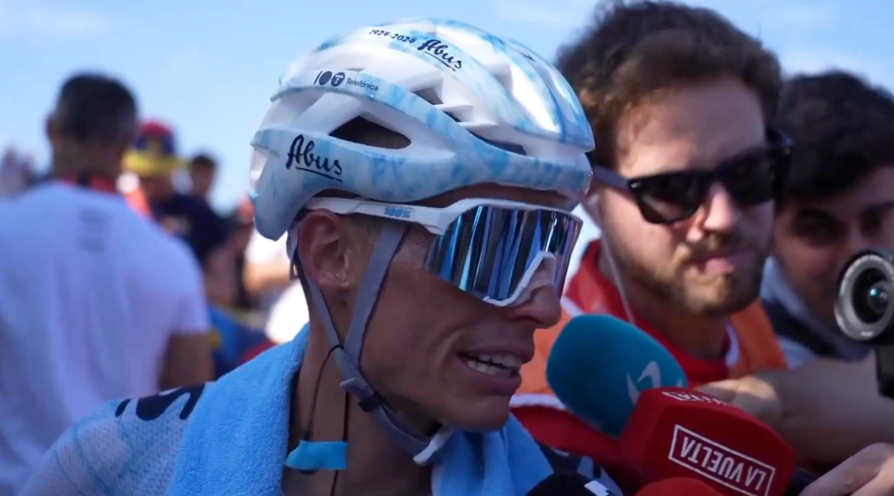 "Hij moet een slecht moment hebben gehad" - Enric Mas verrast door tijdsverlies van Mikel Landa in de Vuelta a Espana