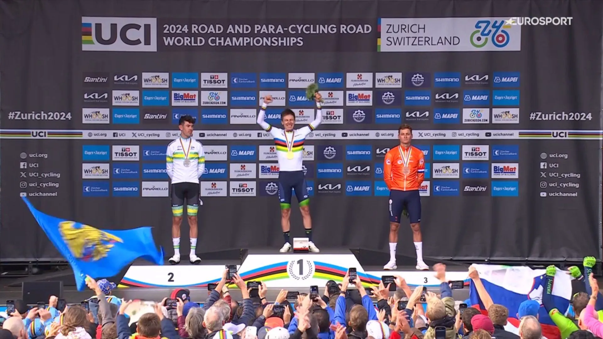 "Het is goed gezelschap" - Ben O'Connor voegt zich bij Tadej Pogacar en Mathieu van der Poel op het podium van Wereldkampioenschappen in Zürich