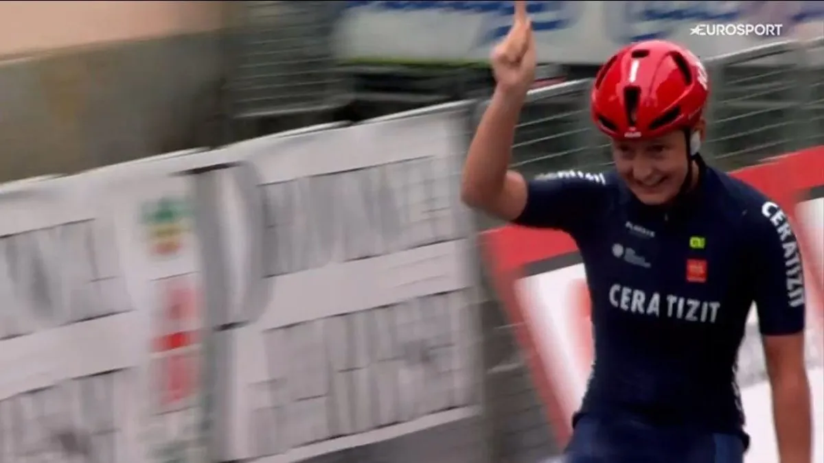 Cédrine Kerbaol wint regenachtige Tre Valli Varesine voor vrouwen