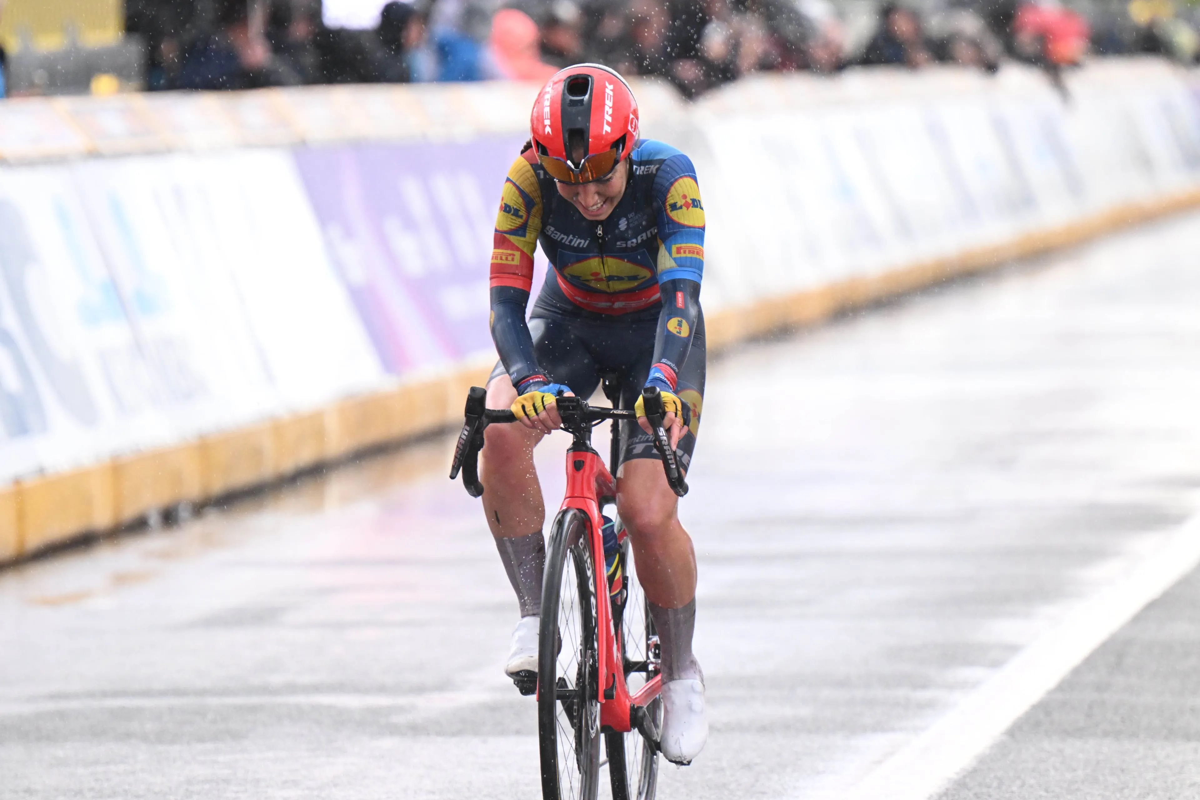 "Geen Cyclocross voor mij deze winter" - Shirin van Anrooij hoopt op een snel herstel na een operatie aan de liesslagader