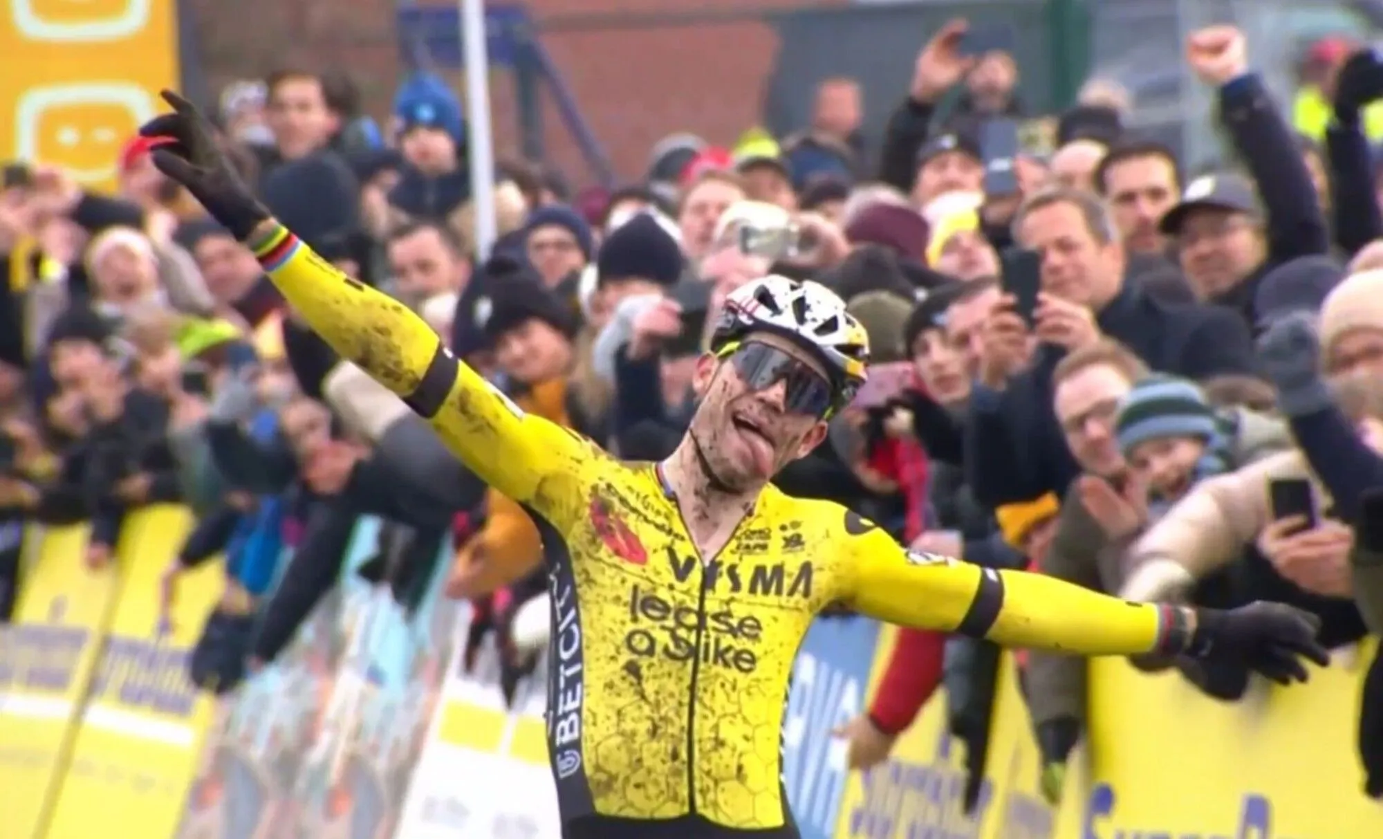 "Voor mij is het echt een verrassing dat ik die mannen kan kloppen" - Wout van Aert overgelukkig in Gullegem
