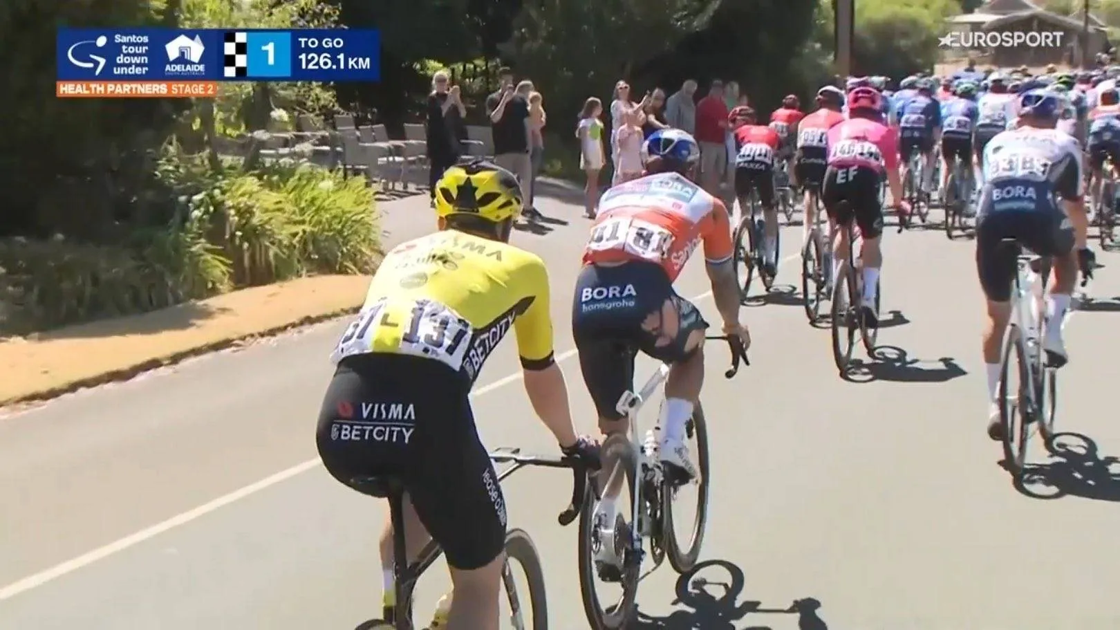 Medisch rapport en uitvallers Tour Down Under 2025 na etappe 2: Wedstrijdleider Sam Welsford wint de etappe maar komt ook ten val