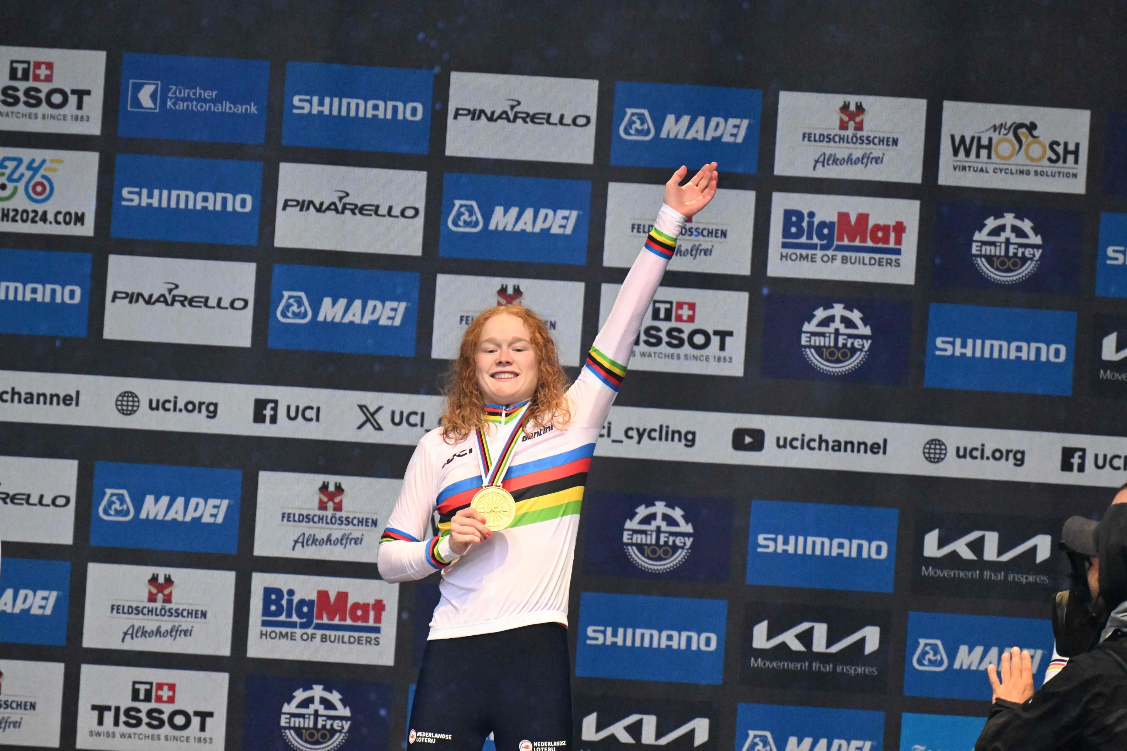 Puck Pieterse kroont zich tot Nederlands kampioene cyclocross; Alvarado en Betsema op het podium
