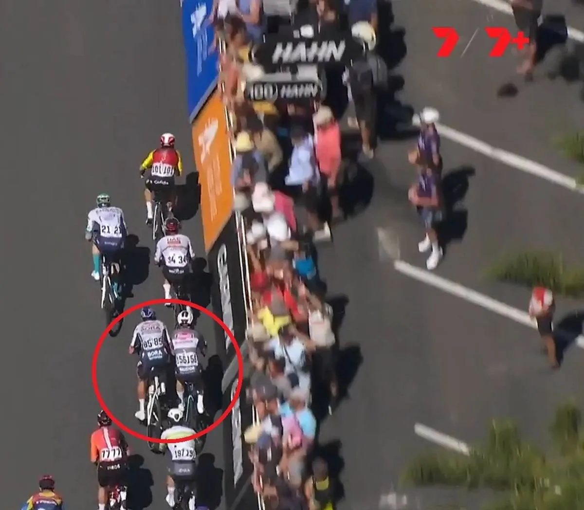 Juryrapport & Boetes Tour Down Under 2025 na etappe 4: Volgende renner van BORA beboet na onreglementaire sprint