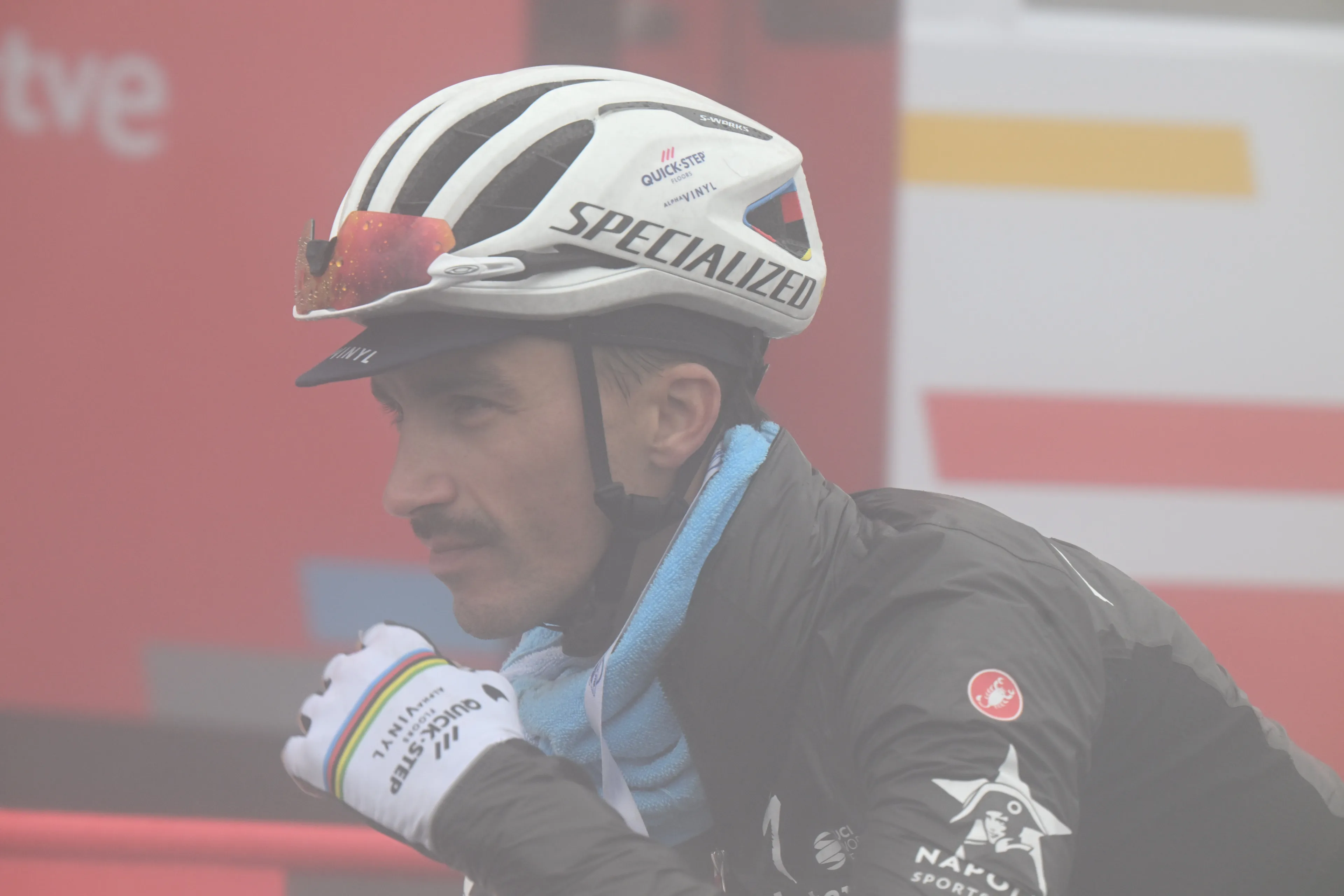 Italiaanse wielerlegende ziet Julian Alaphilippe als outsider voor de Ronde van Vlaanderen: "Hij wil zich ongetwijfeld revancheren"