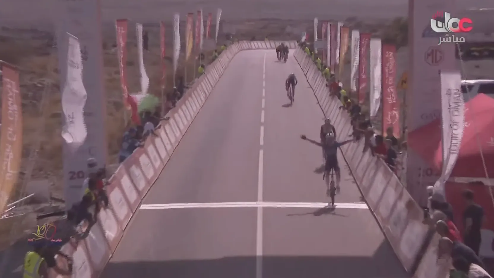 David Gaudu verslaat Adam Yates op Eastern Mountain en is nieuwe klassementsleider in de Tour of Oman