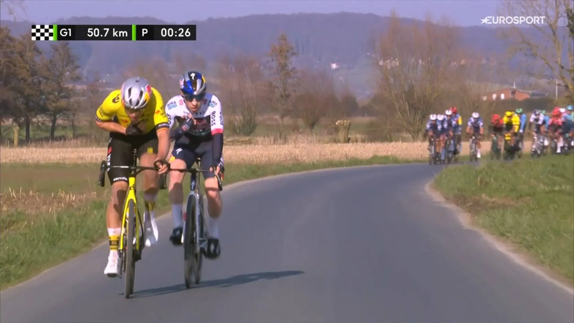 "Veel ploegen wilden een defensieve wedstrijd" - Wout van Aert betreurt gebrek aan aanvallen om het verschil te maken in Kuurne-Brussel-Kuurne