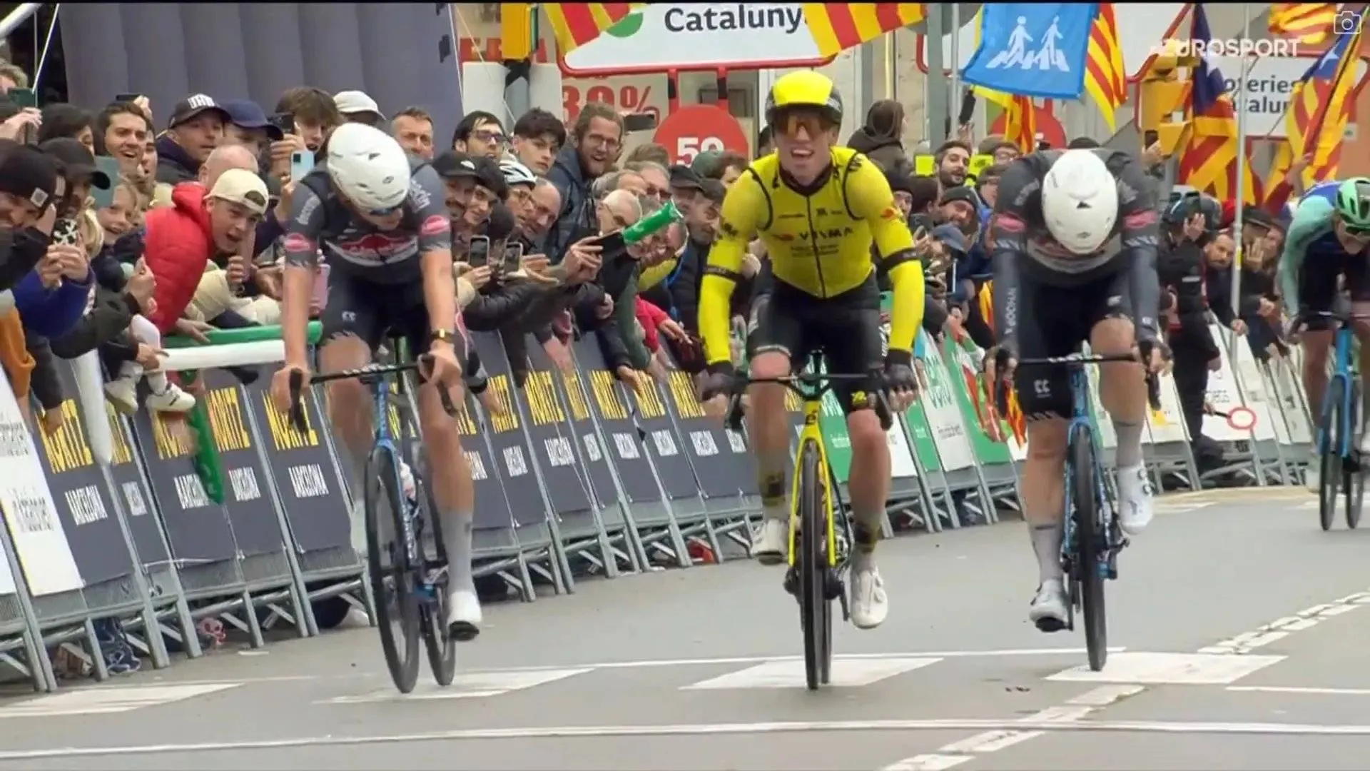 "Moest vol gas geven" - Matthew Brennan pakt zijn eerste World Tour-zege met indrukwekkende prestatie in Volta a Catalunya