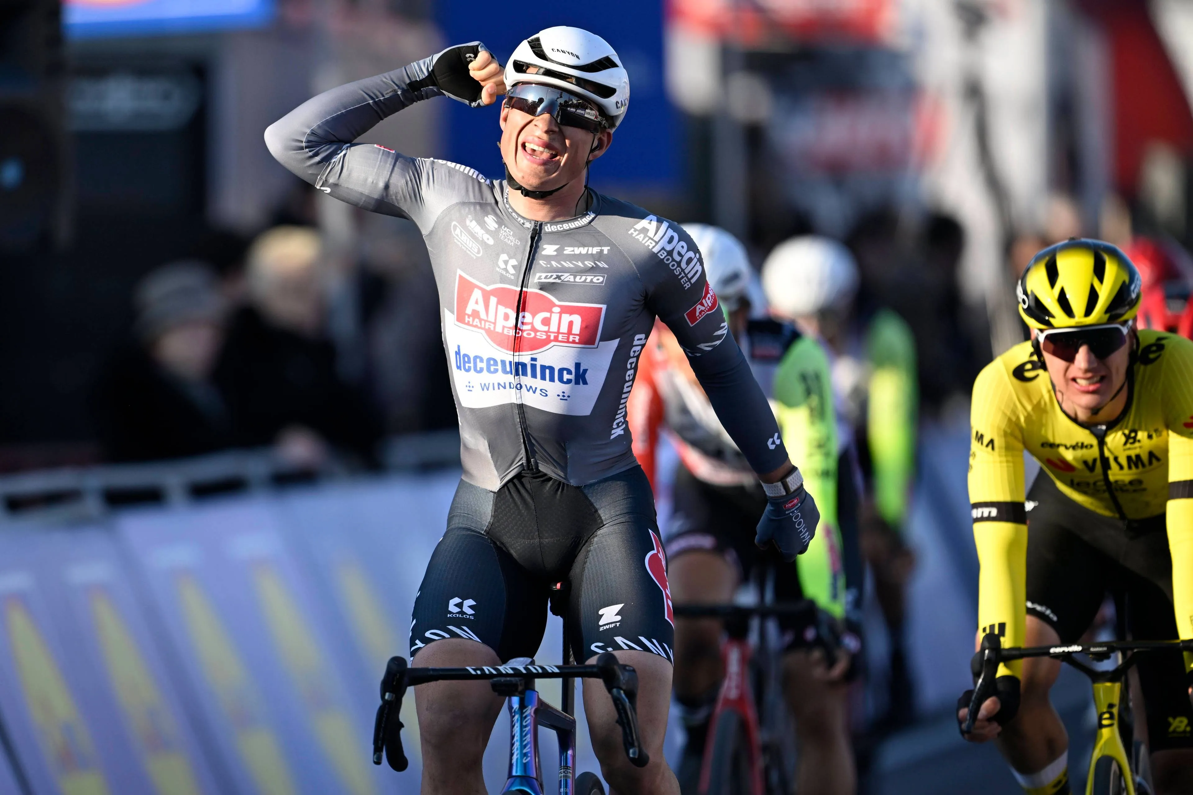 Ontdek de definitieve startlijst van de Nokere Koerse 2025 met Jasper Philipsen, Arnaud De Lie, Pavel Bittner & Luke Lamperti