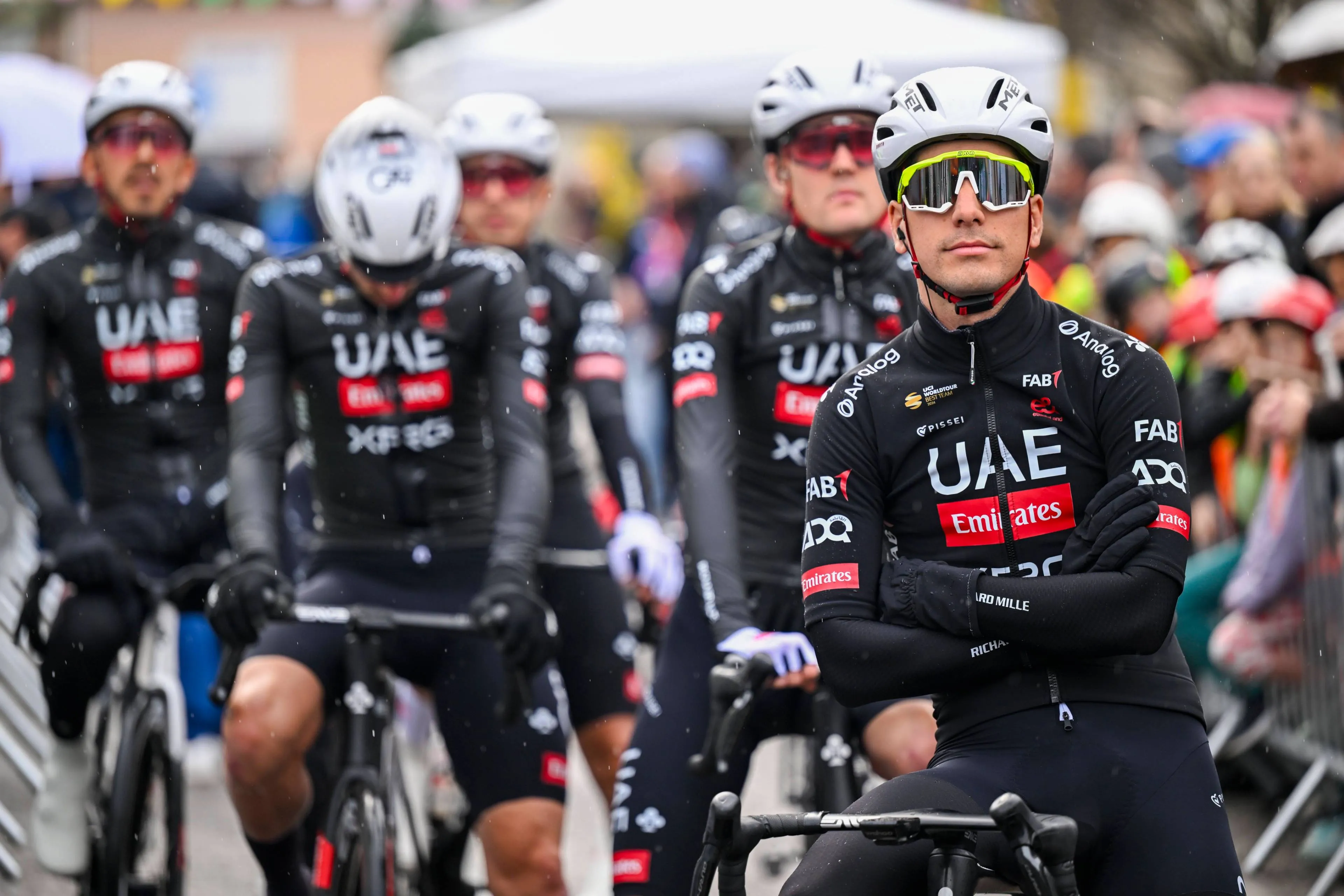 Ontdek hier de definitieve startlijst van de Ronde van Baskenland 2025 met Joao Almeida, Thibau Nys, Sepp Kuss & Victor Campenaerts