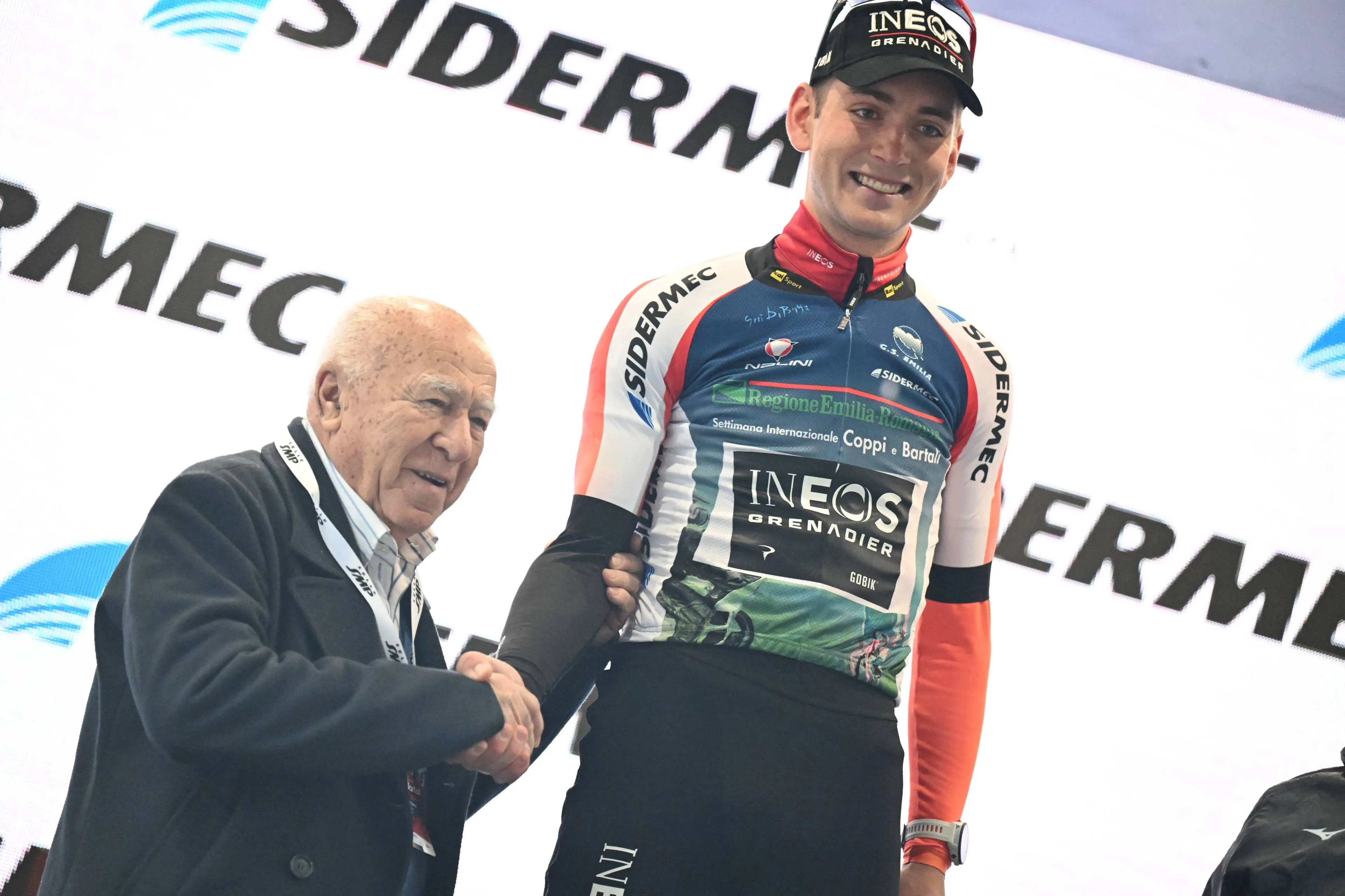 "Hopelijk kunnen we het verdedigen" - Magnus Sheffield aan de leiding in het algemeen klassement van Settimana Internazionale Coppi e Bartali