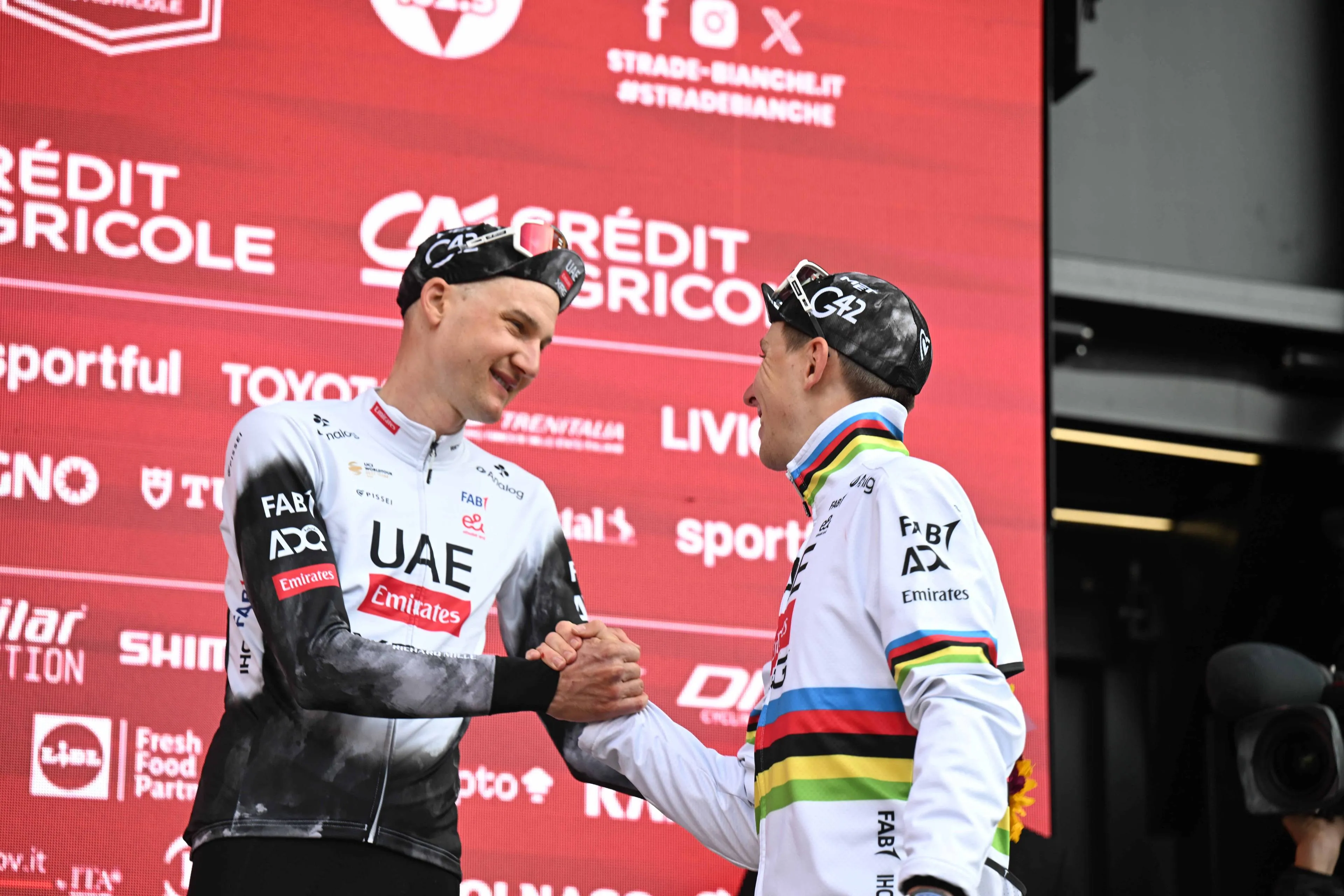 "Voor mij was dit de ideale situatie" - Tim Wellens voegt zich bij Tadej Pogacar op podium van Strade Bianche