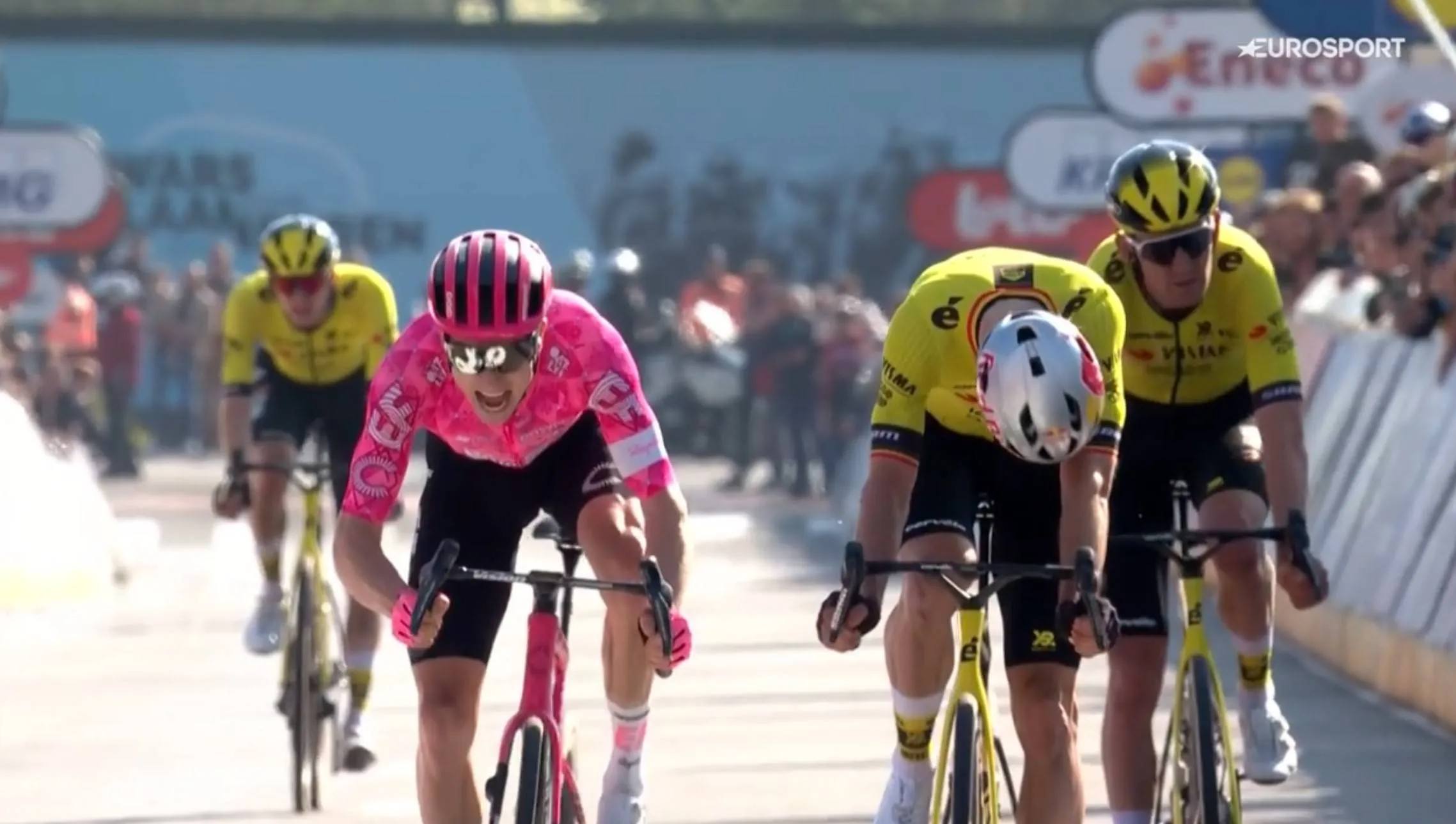 Tiesj Benoot erkent tactische fout van Visma: "Ik wilde dat hij won, meer dan ikzelf, maar het was een domme beslissing"