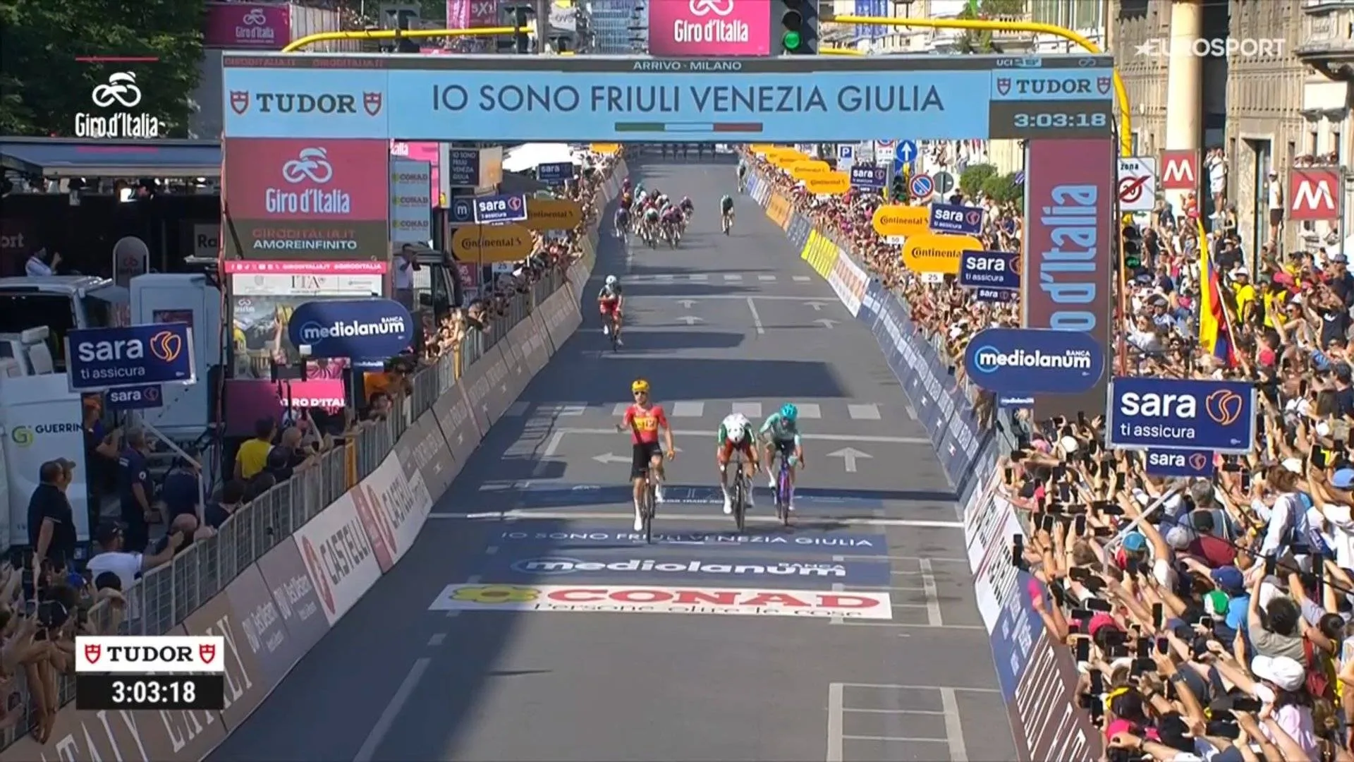 Uitslag Giro d'Italia etappe 15 – Fredrik Dversnes pakt verrassende zege uit de vlucht terwijl het peloton opnieuw een kans door de vingers laat glippen