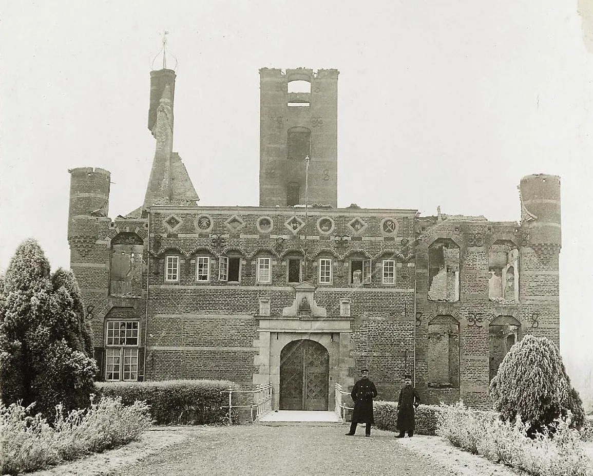 kasteel wijchen na de brand 1906 ligend