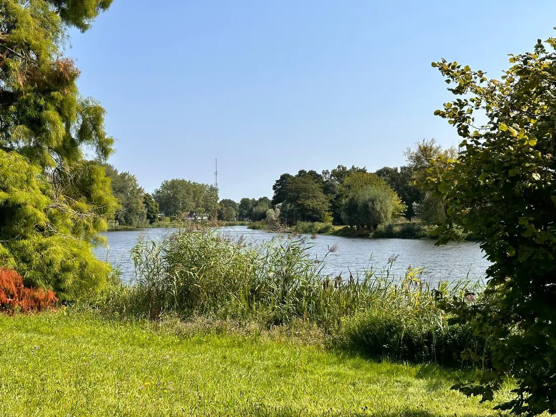 middelste meer klein