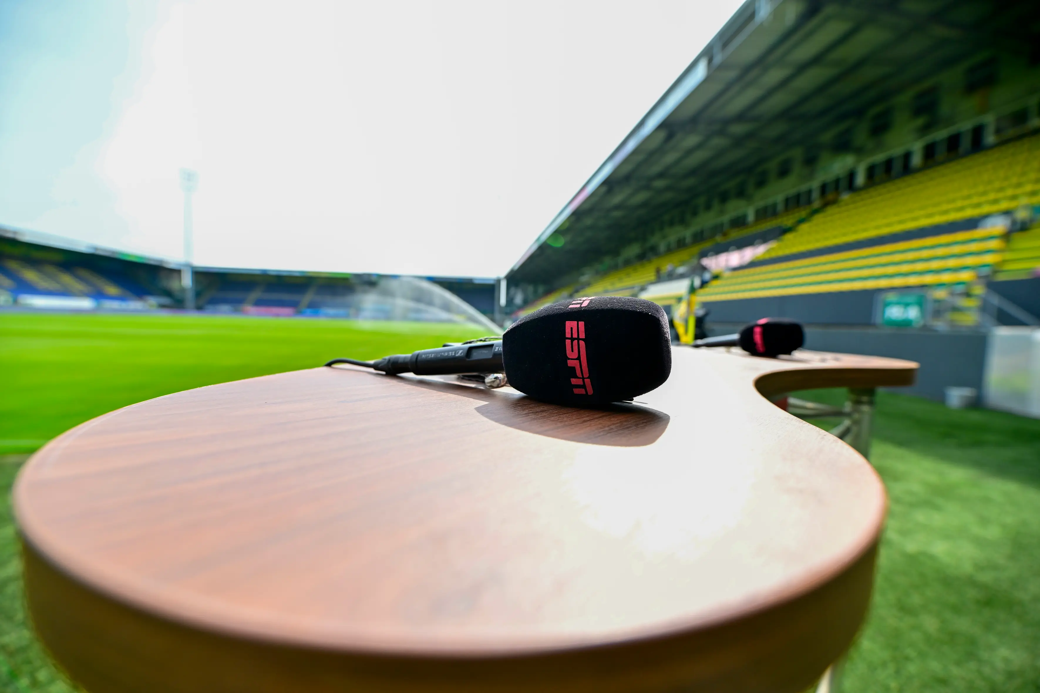 ESPN brengt groot nieuws: alle Eredivisie-duels voortaan live te zien bij Ziggo