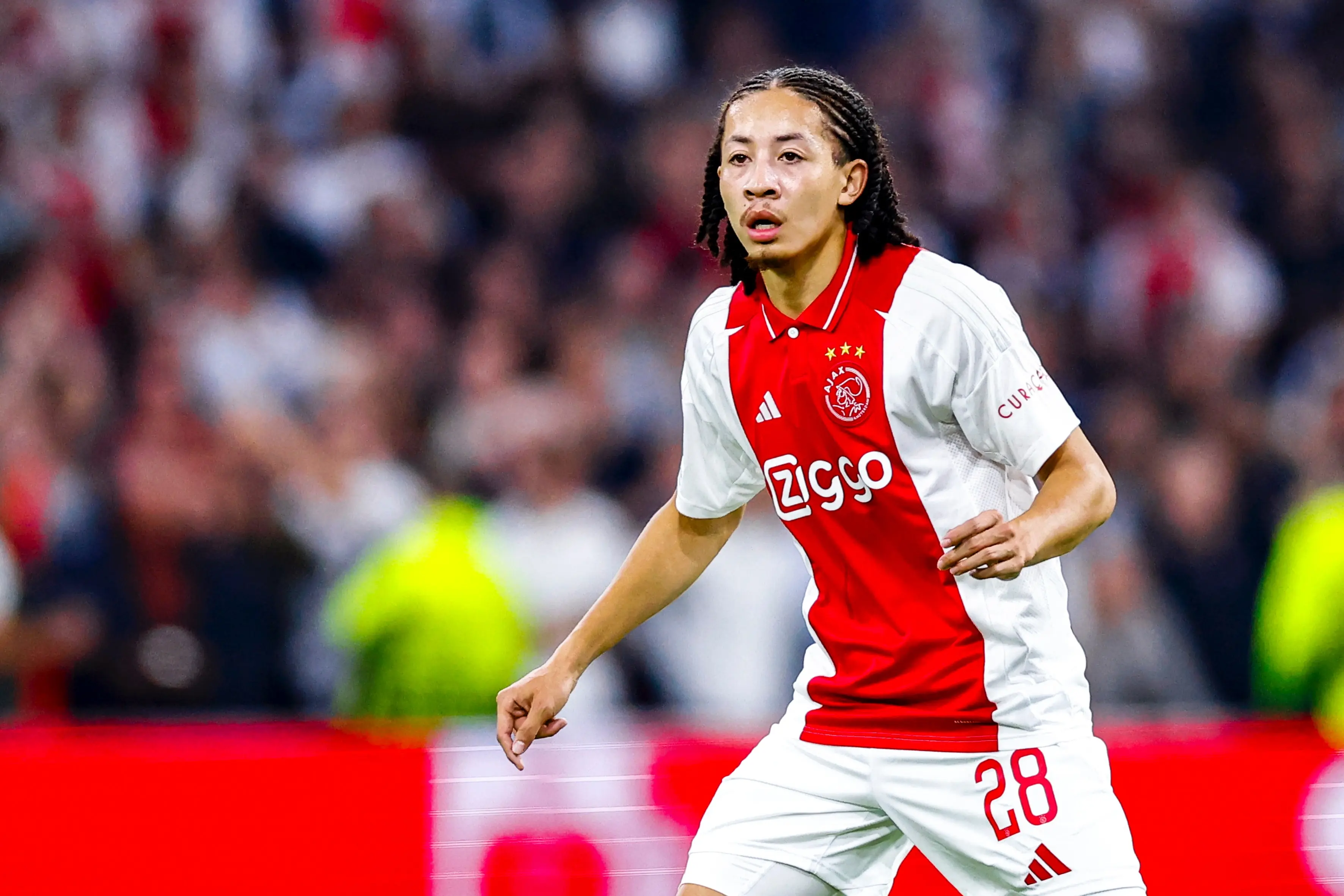 Fitz-Jim vindt Ajax beter spelen in eigen huis: 'Dat zou niet moeten kunnen, eigenlijk'