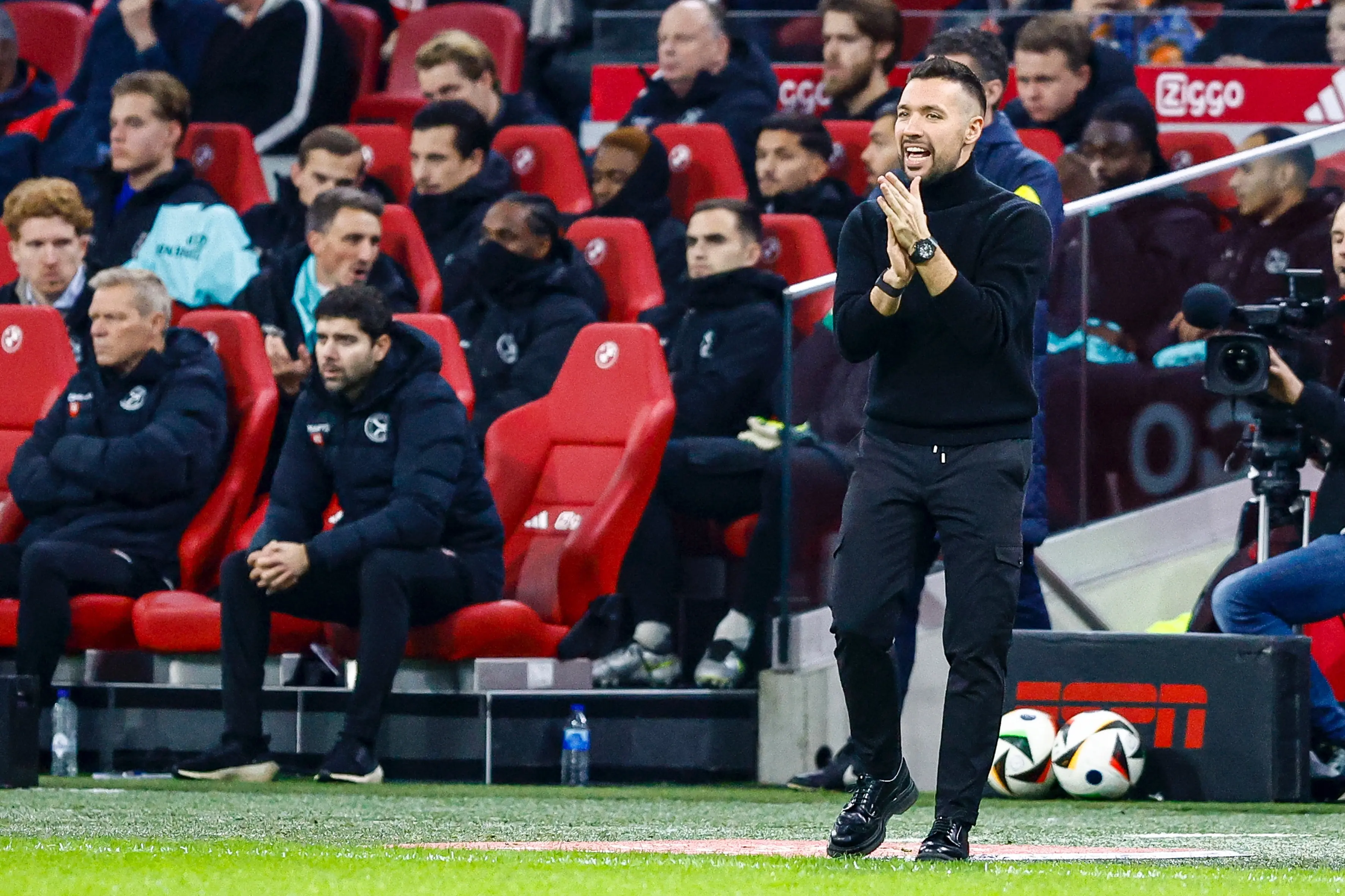 Farioli blikt vooruit op transferperiode Ajax: 'Willen de selectie balanceren'