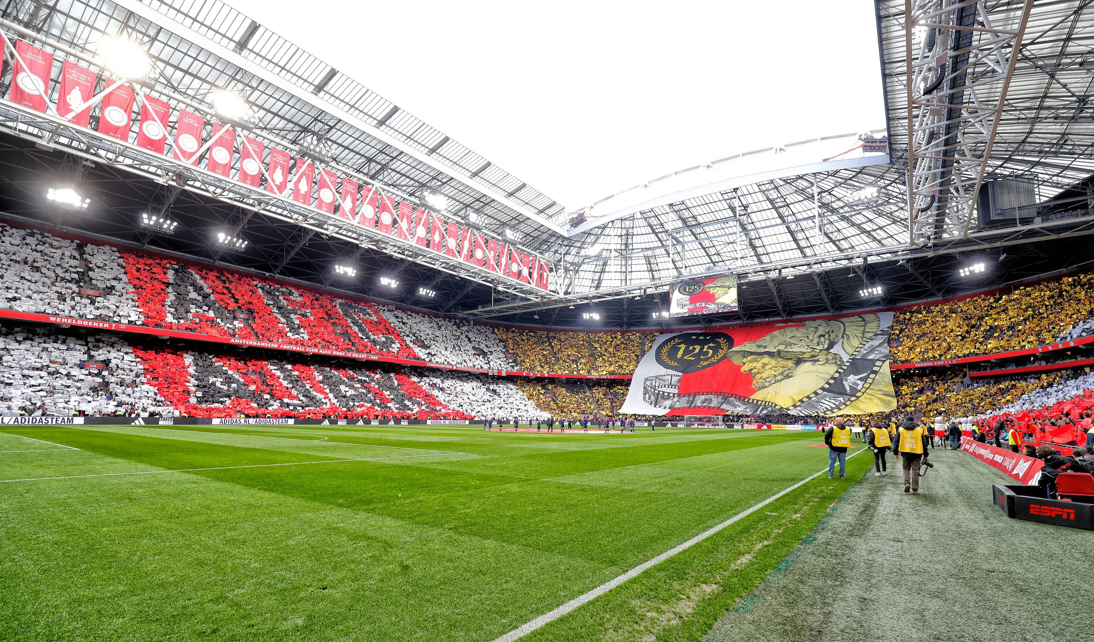 Mogelijke Johan Cruijff ArenA van Lego: 'Het zou tof zijn als deze set voor iedereen beschikbaar wordt'