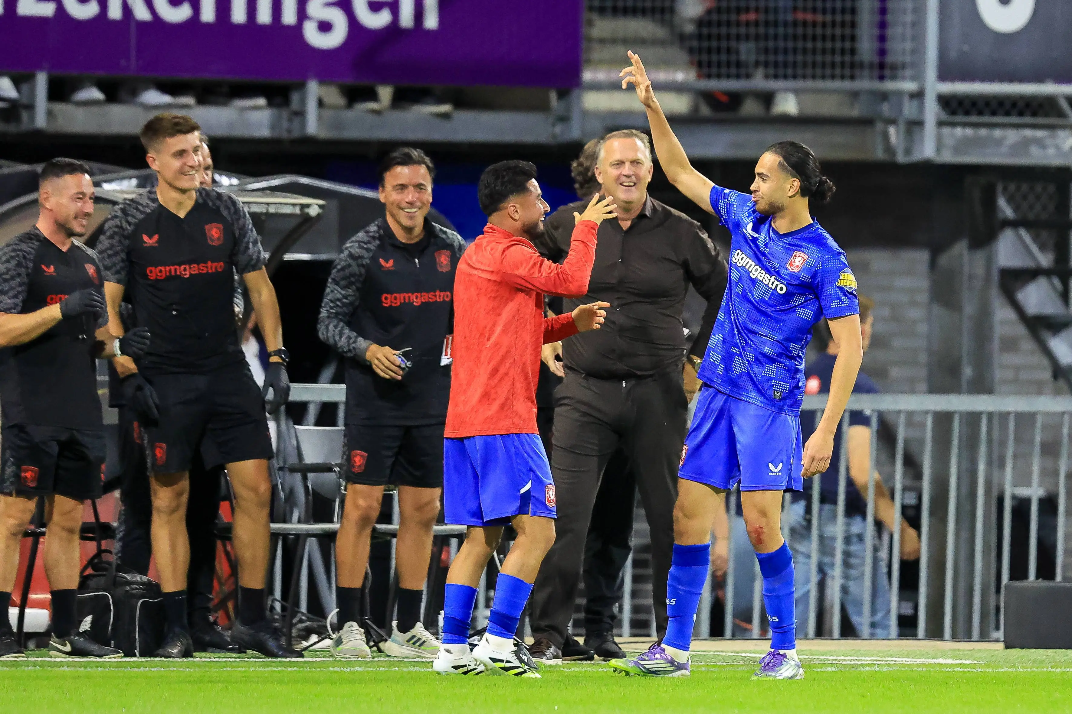 fc-twente-naci-unuvar-john-van-den-brom-ramiz-zerrouki