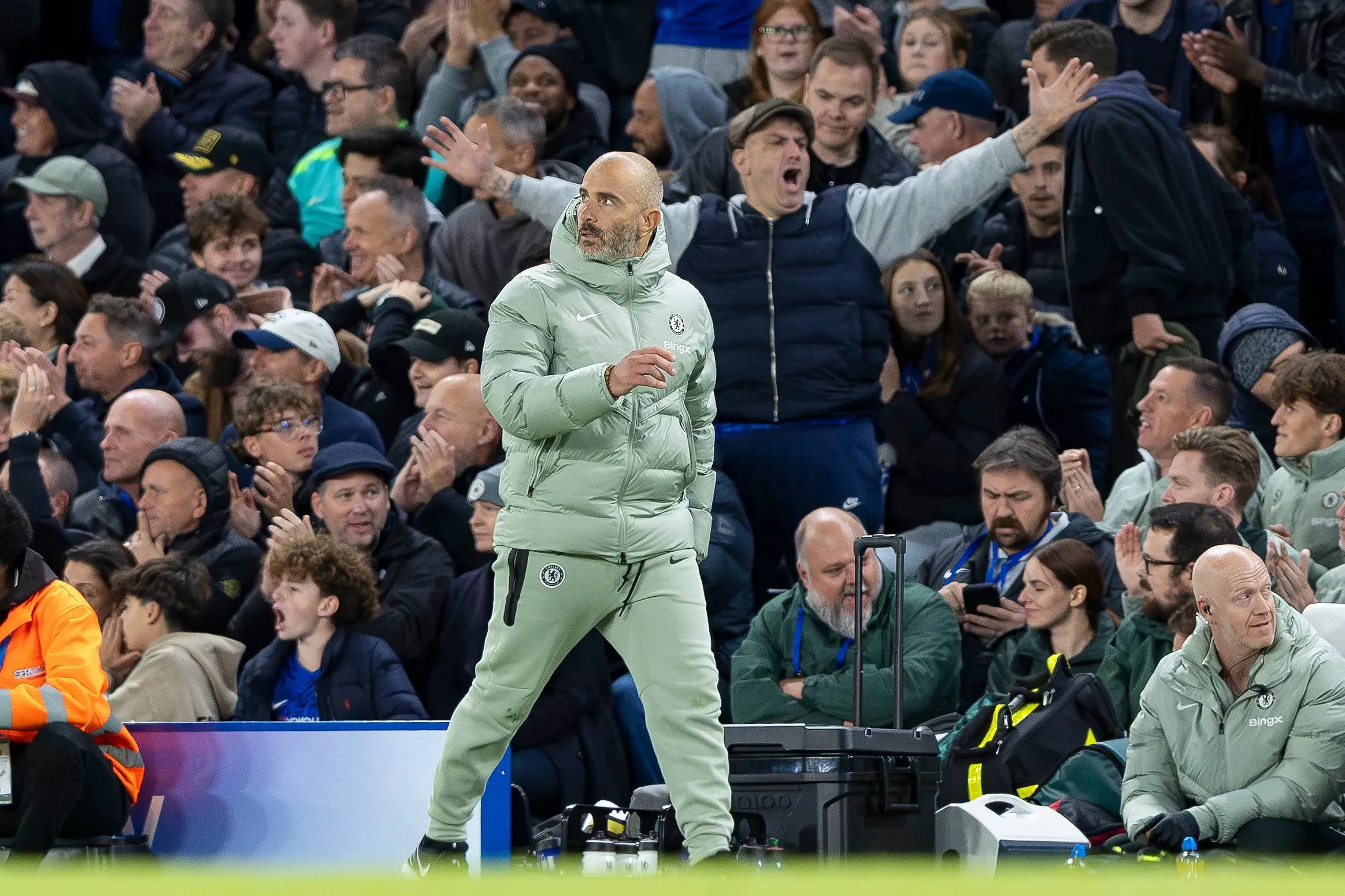 Chelsea mist meerdere topspelers tegen Ajax; kansen voor Hato
