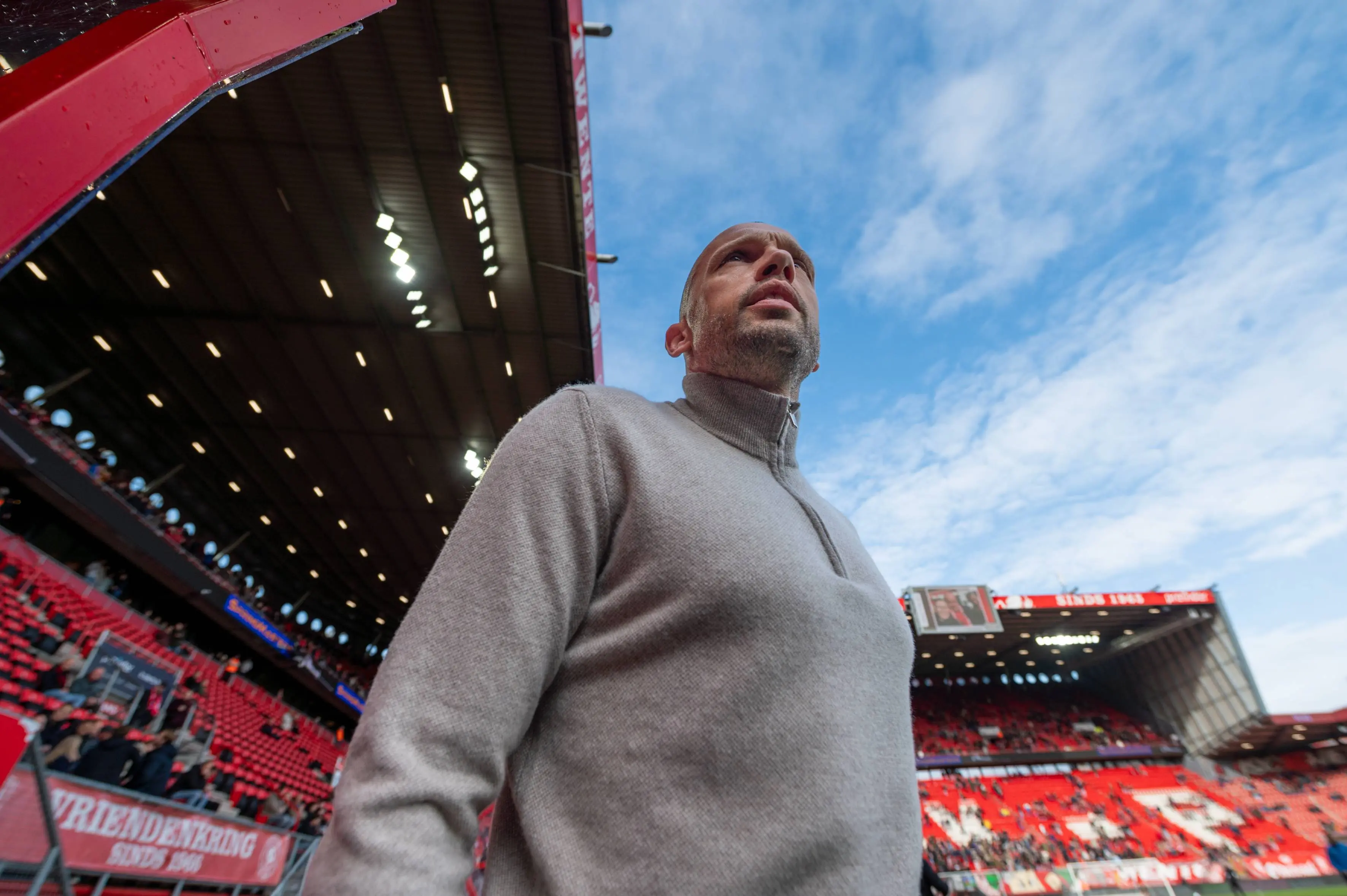 Ajax speelt met eigen imago: 'Het moet heel snel over zijn met de trainer'