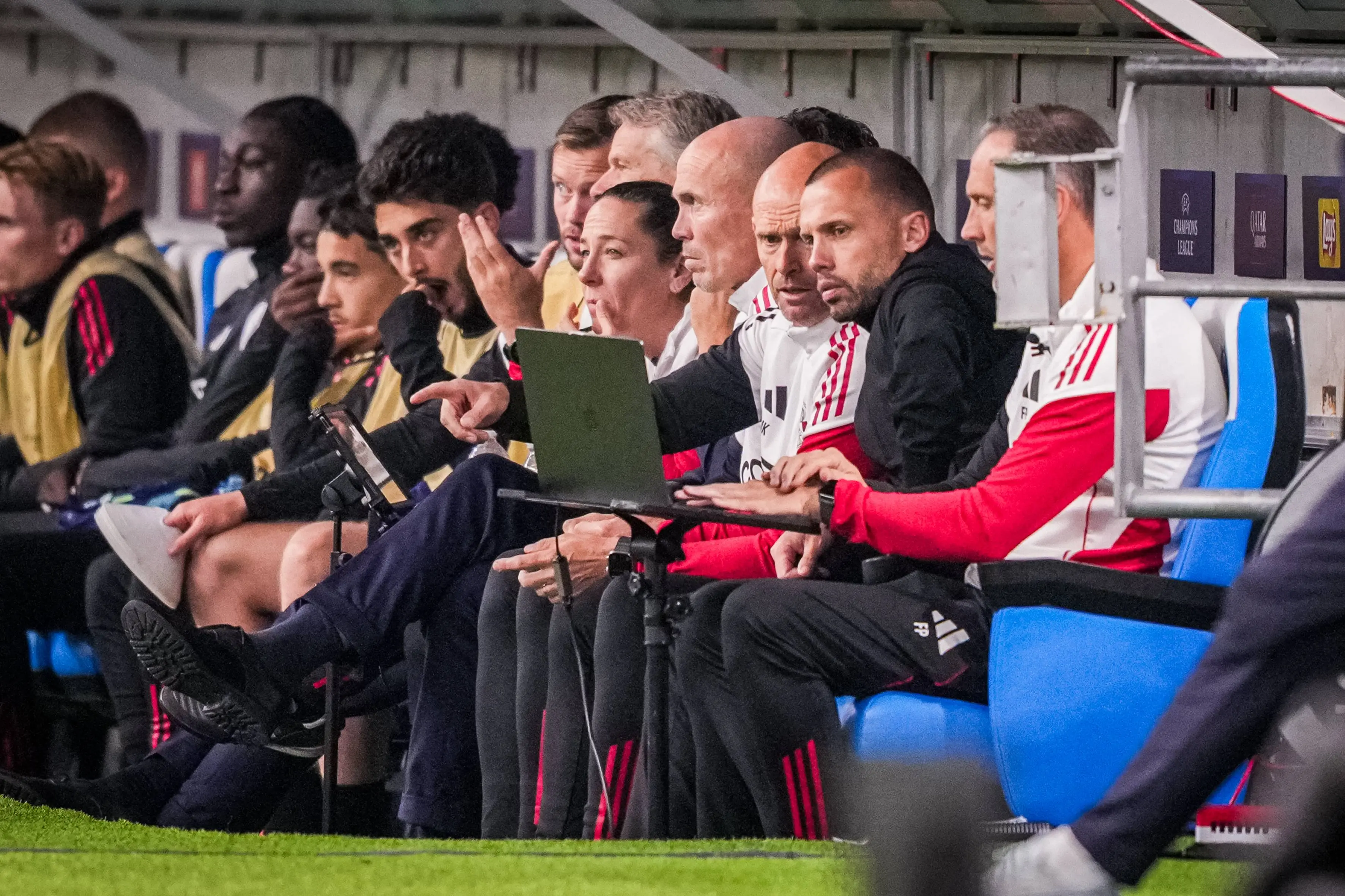 Verweij: 'Ook Keizer en Peereboom vertrekken, Emanuelson blijft wel aan'