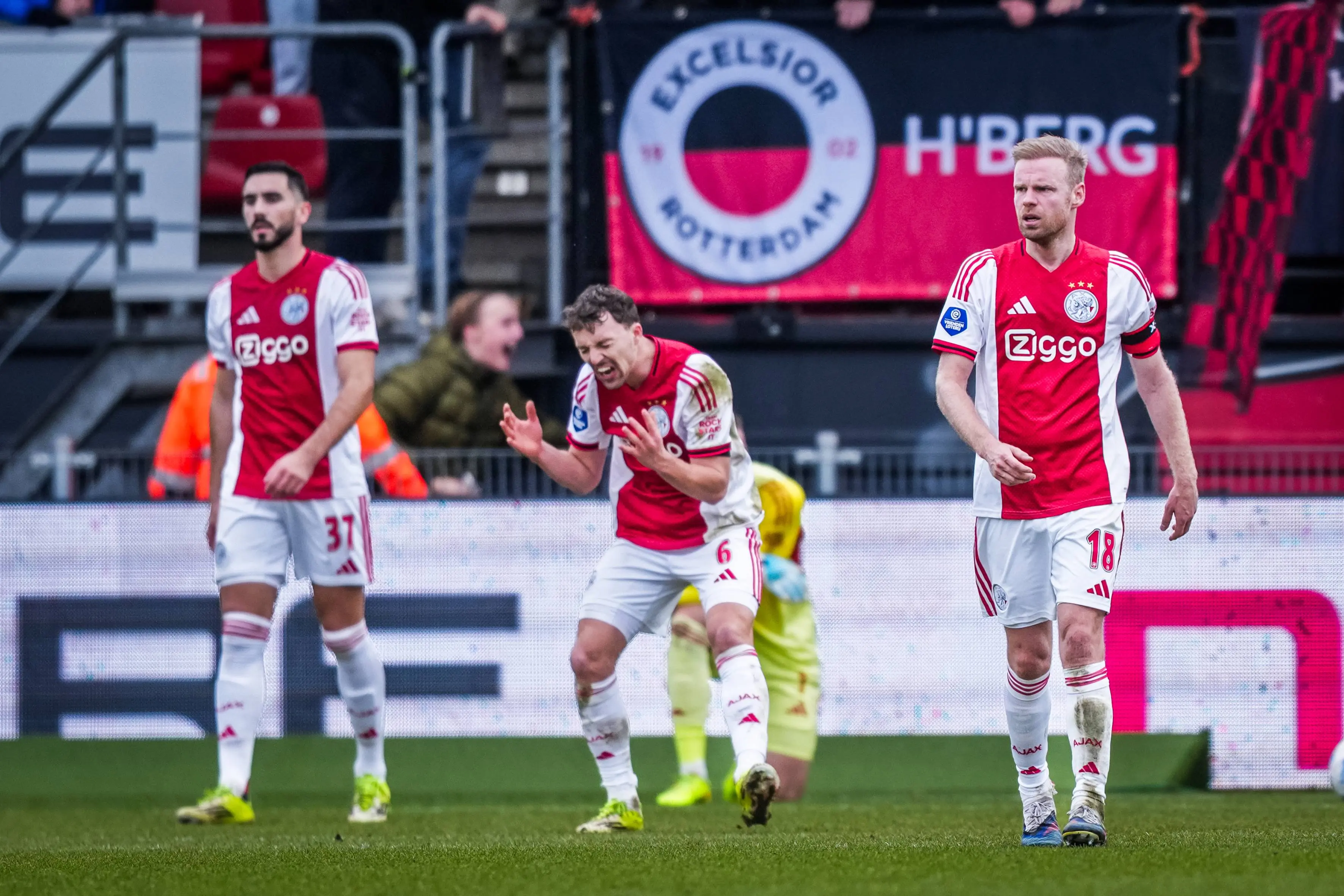 Ajax laat overwinning door slechte tweede helft totaal onnodig uit handen glippen bij Excelsior