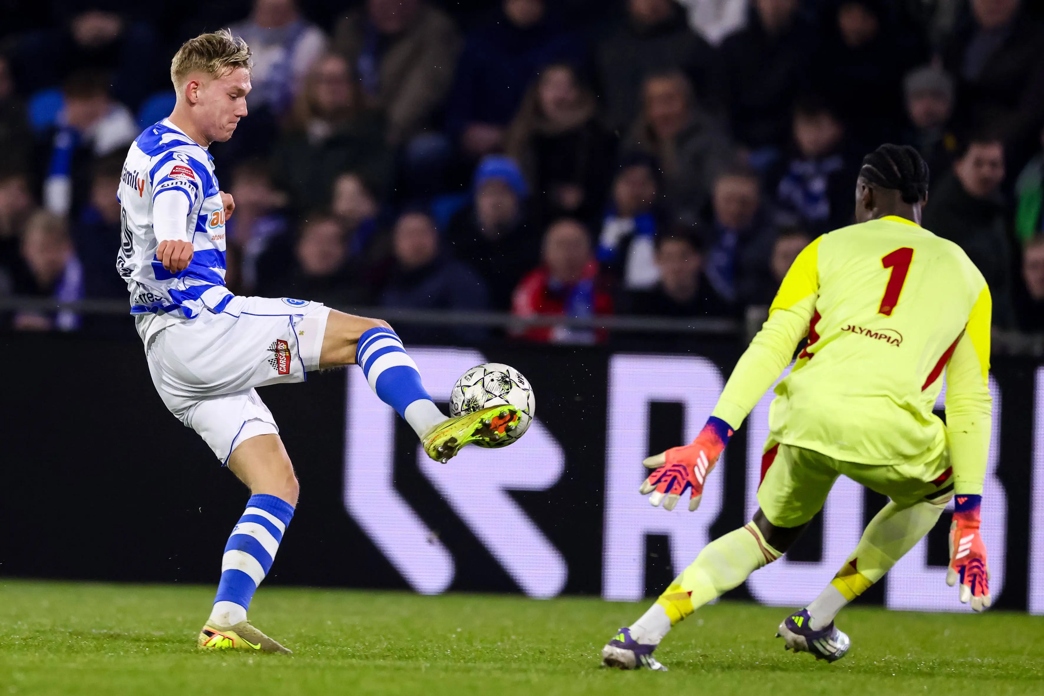 Jong Ajax verliest met klinkende cijfers op bezoek bij promotiekandidaat De Graafschap