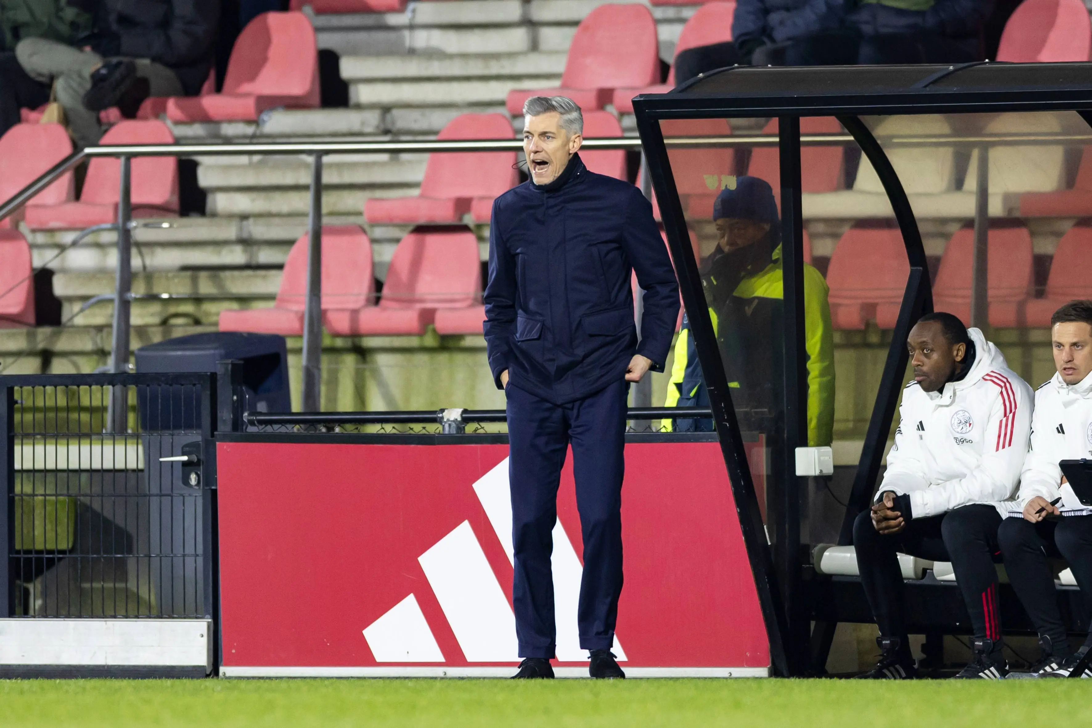 Weijs trots na zege Jong Ajax: 'Krijgen steeds beter door wat nodig is om te presteren'