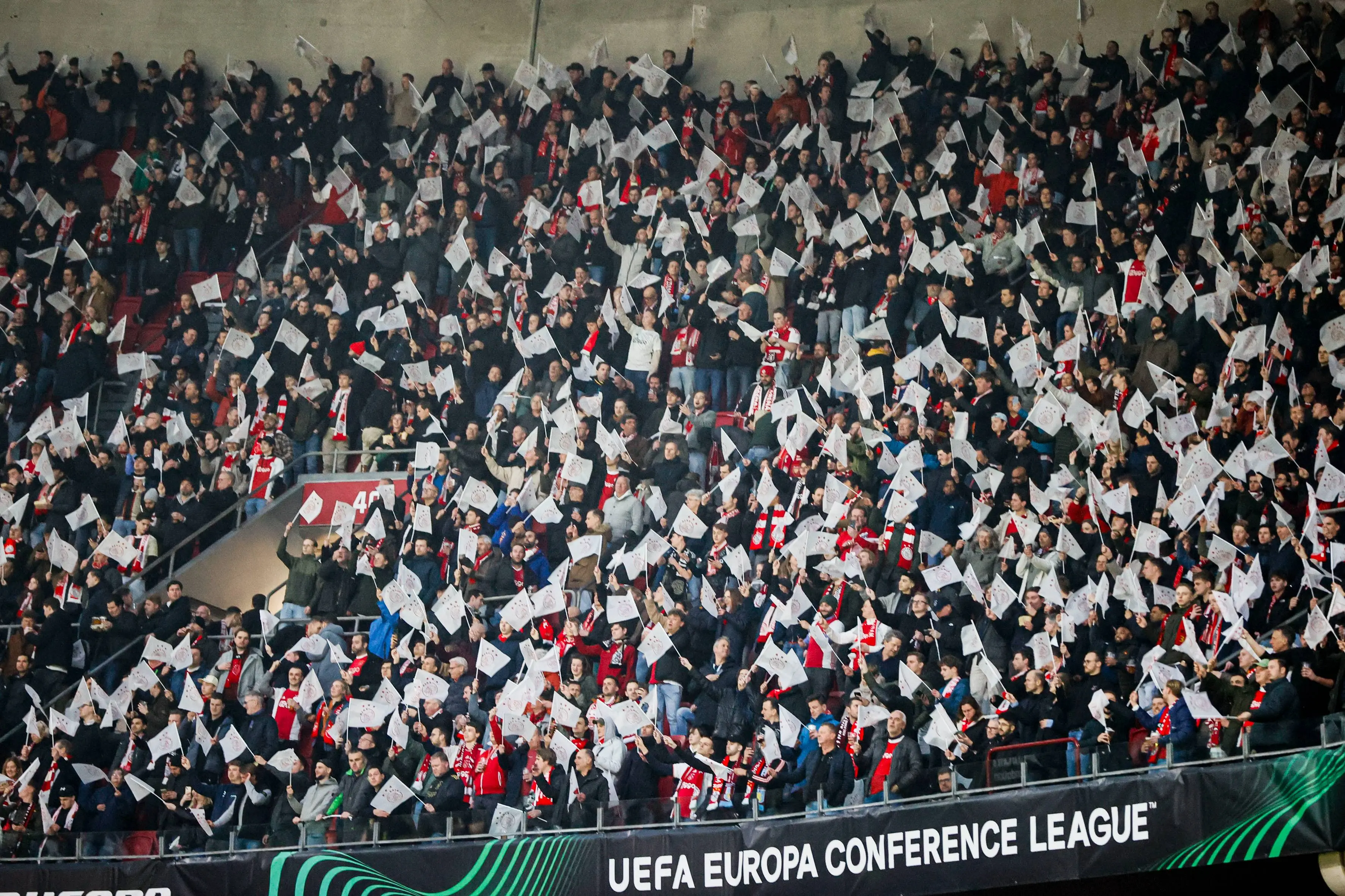 Ajax moet vrijdag spelerslijst inleveren voor Conference League: wat als club daarna spelers aantrekt?