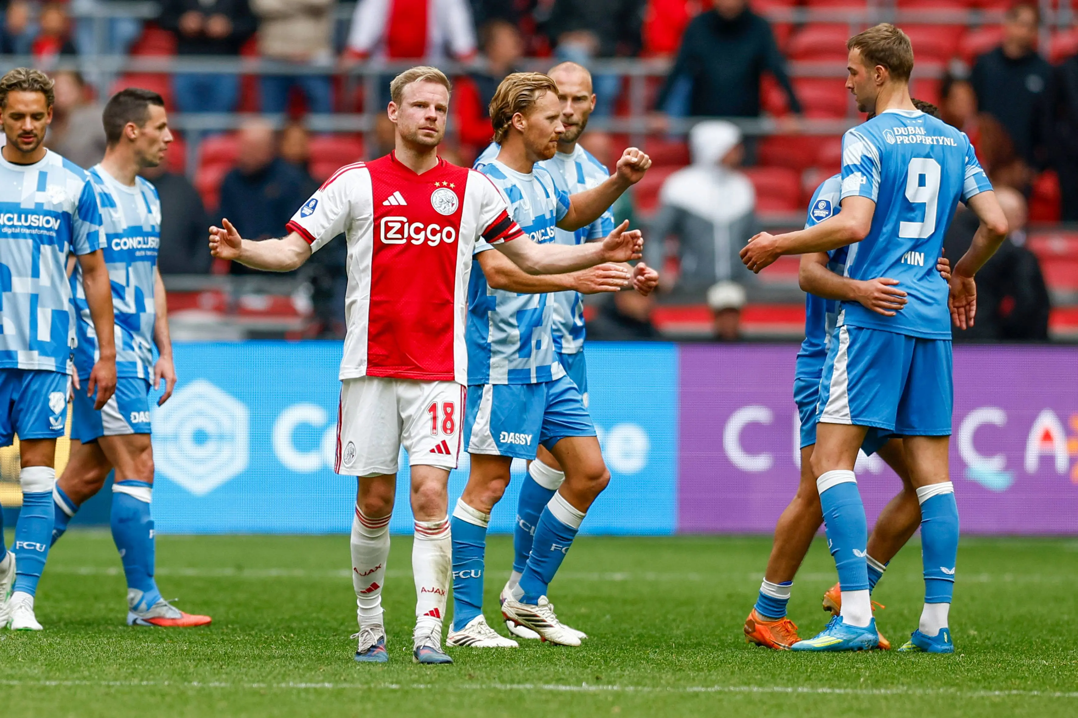 Kranten zien Ajax wederom falen: 'Nederlaag met pijnlijke gevolgen op veel fronten'