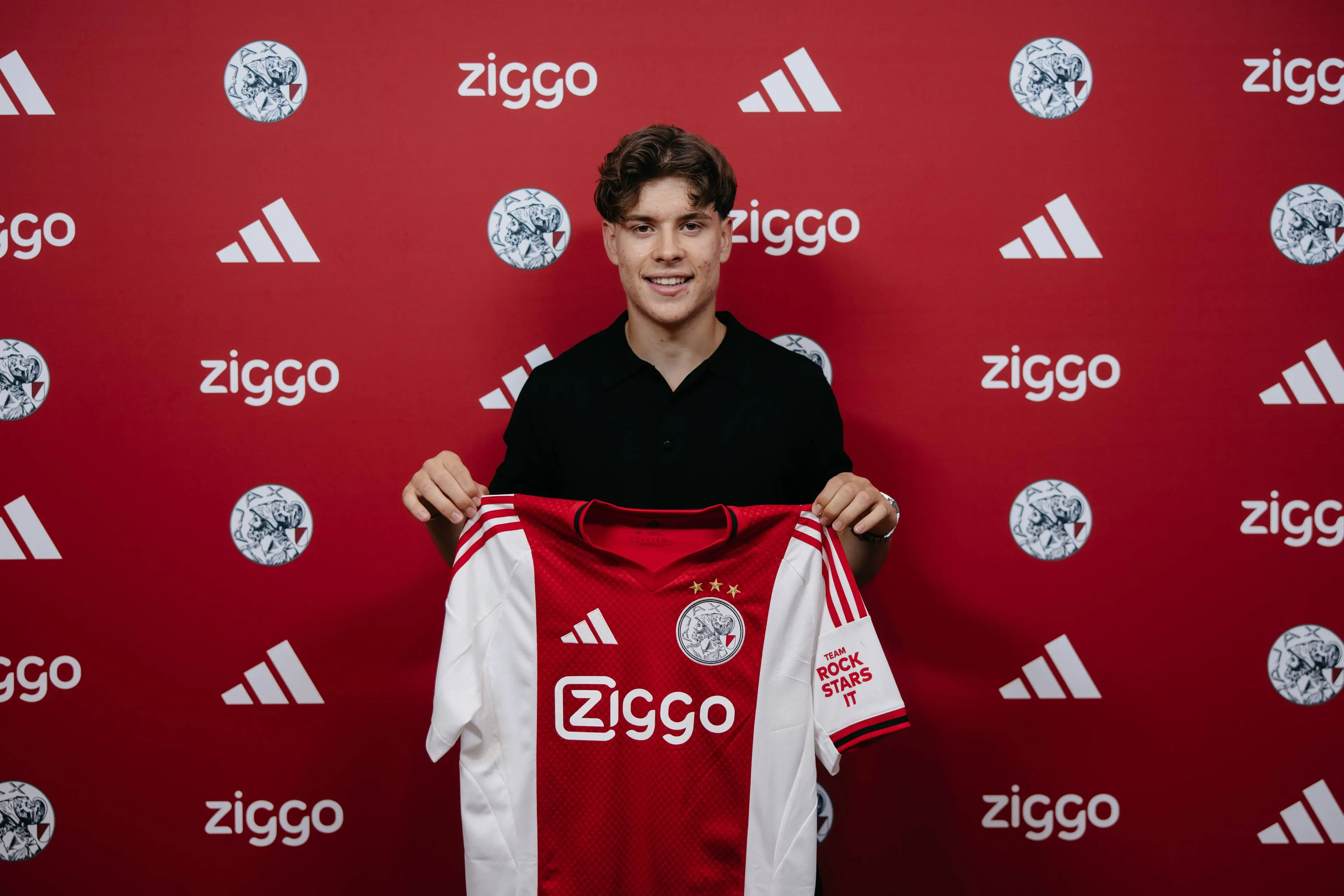 Ajax trekt opnieuw speler aan: Monserrate komt over van Atlético Madrid