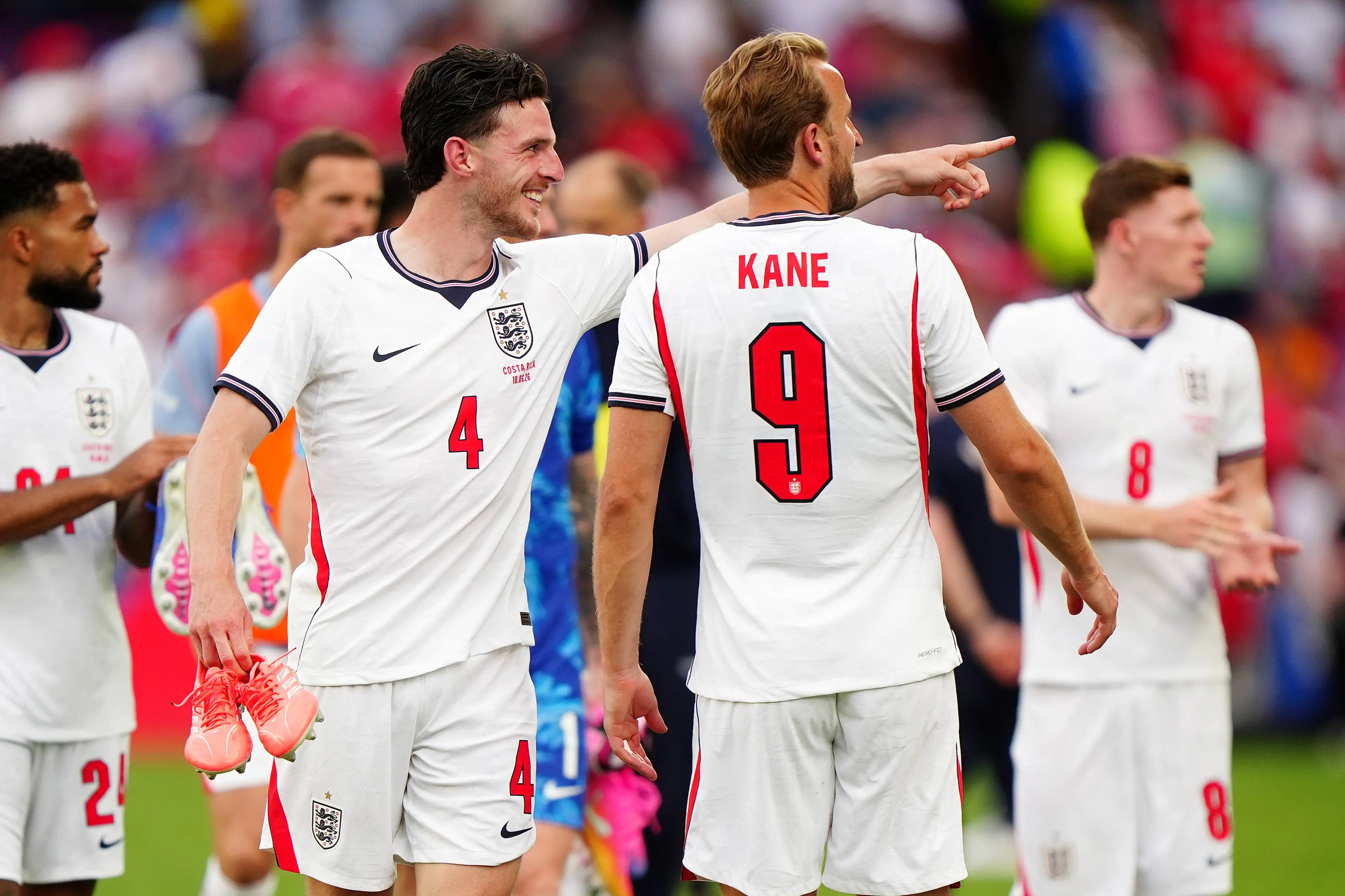 Kane scoort twee doelpunten tegen Congo en helpt Engeland naar achtste finale