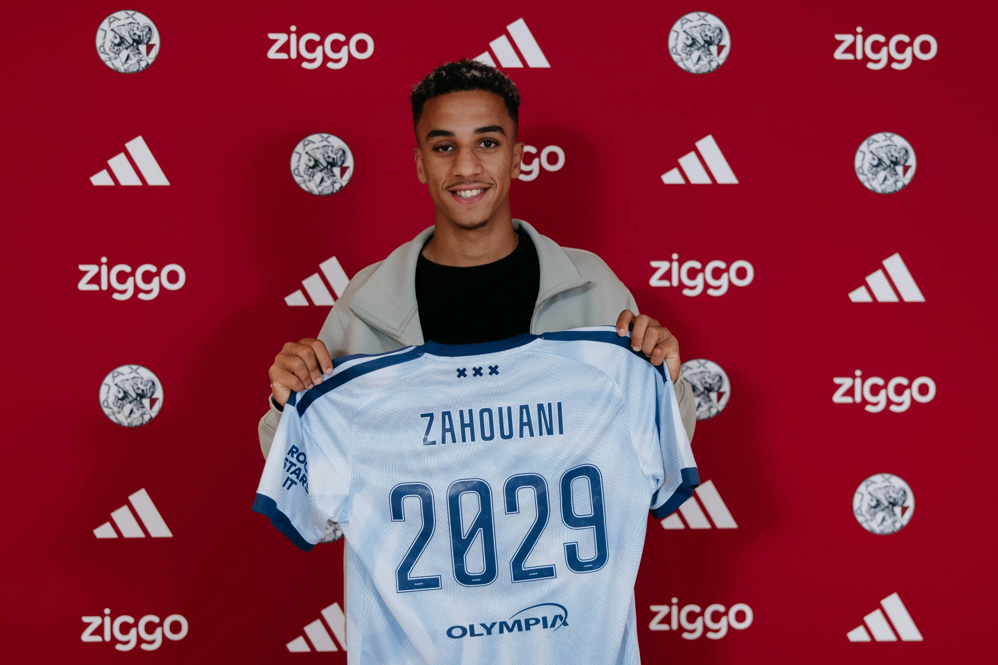 Rondom Ajax: 'Écht een heel goede speler, waar Ajax veel plezier aan gaat beleven'