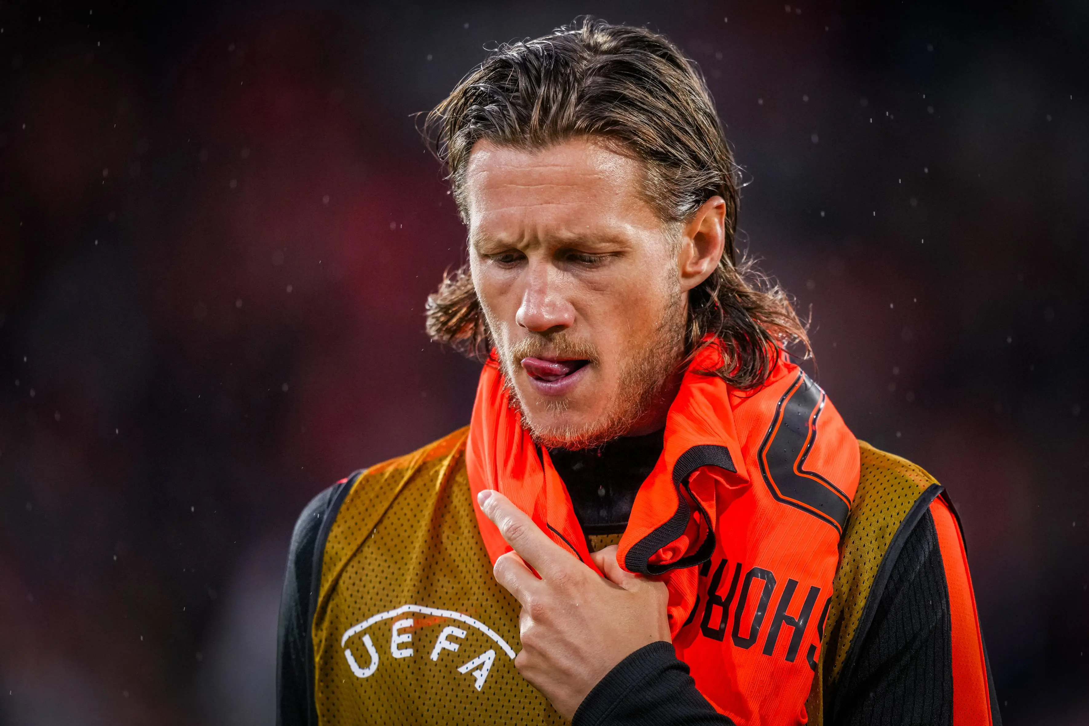 Rondom Ajax: Weghorst blijft alleen achter op trainingsveld van Oranje