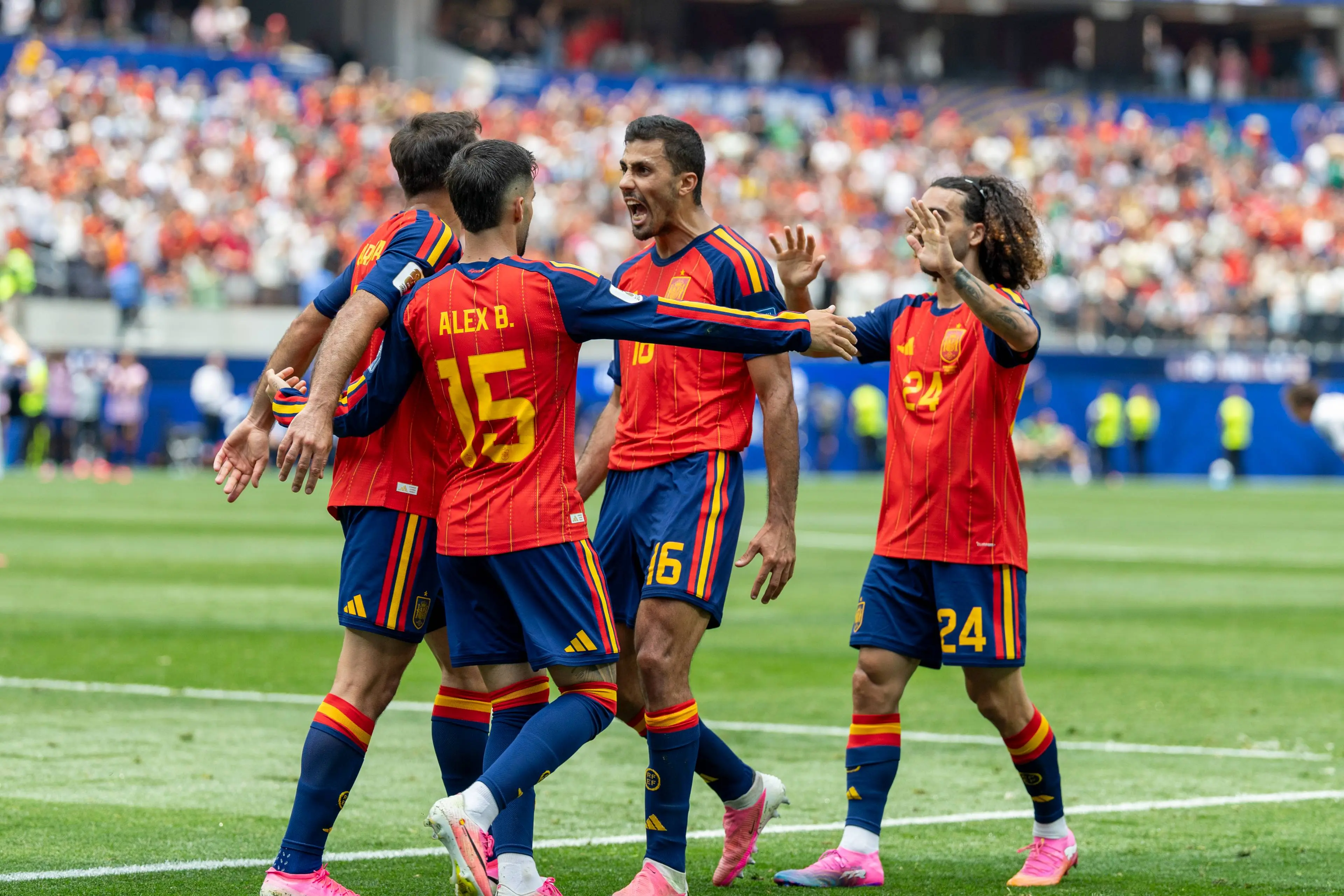 Spanje heeft geen kind aan Oostenrijk en verzekert zich van achtste finale op WK