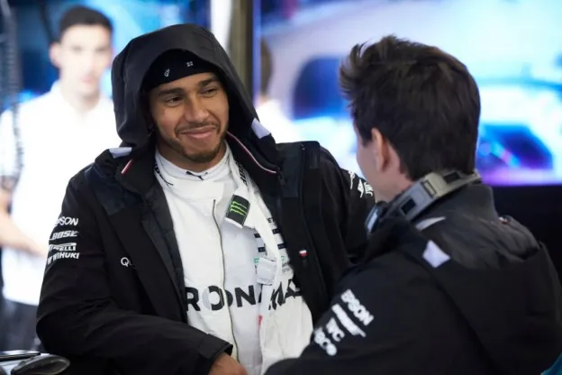 Hamilton: 'Contract duurt één jaar omdat ik niet weet of ik doorga'