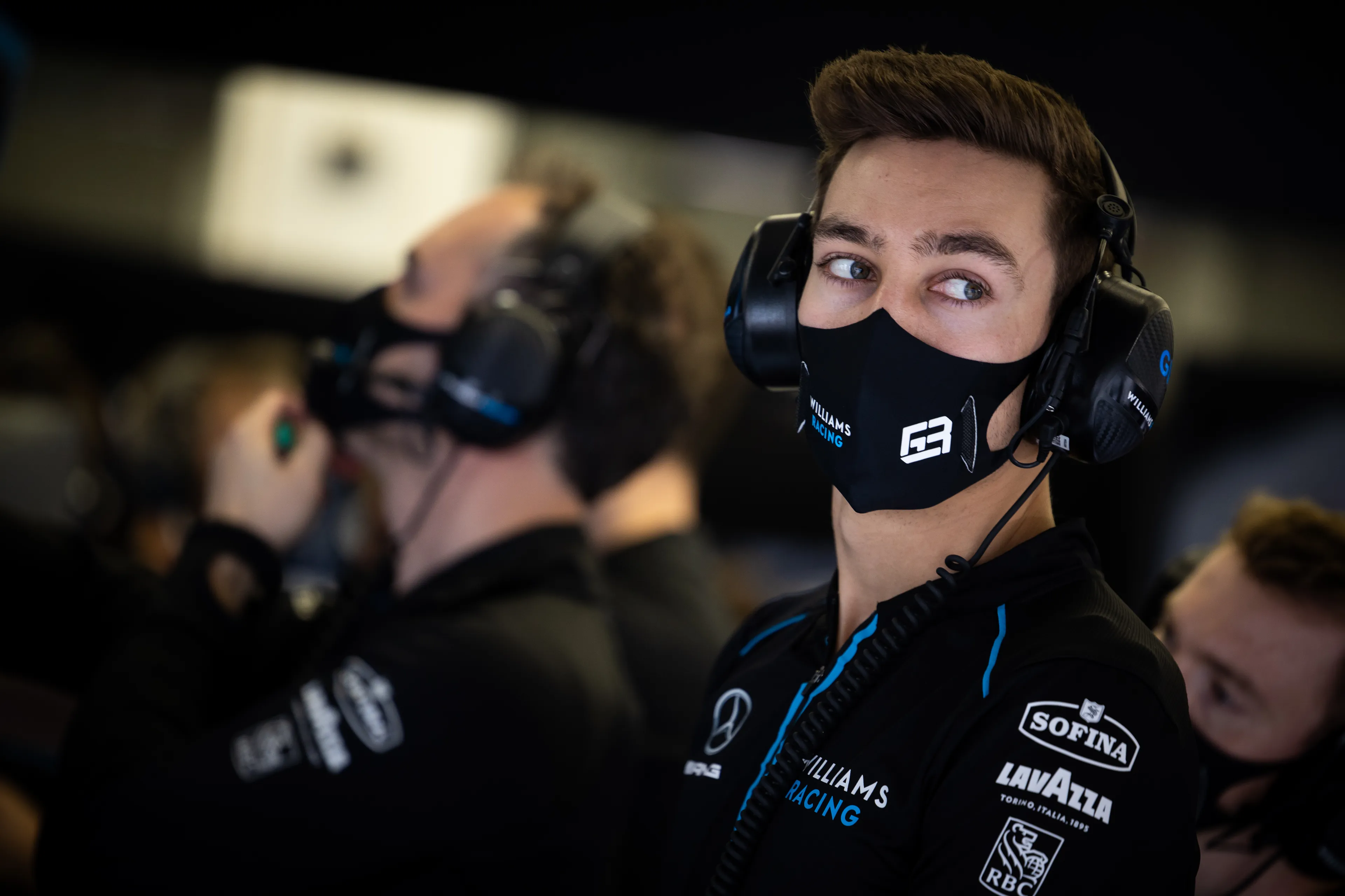 Russell waarschuwt voor Mercedes-concurrenten: 'Hamilton en ik moeten samenwerken'