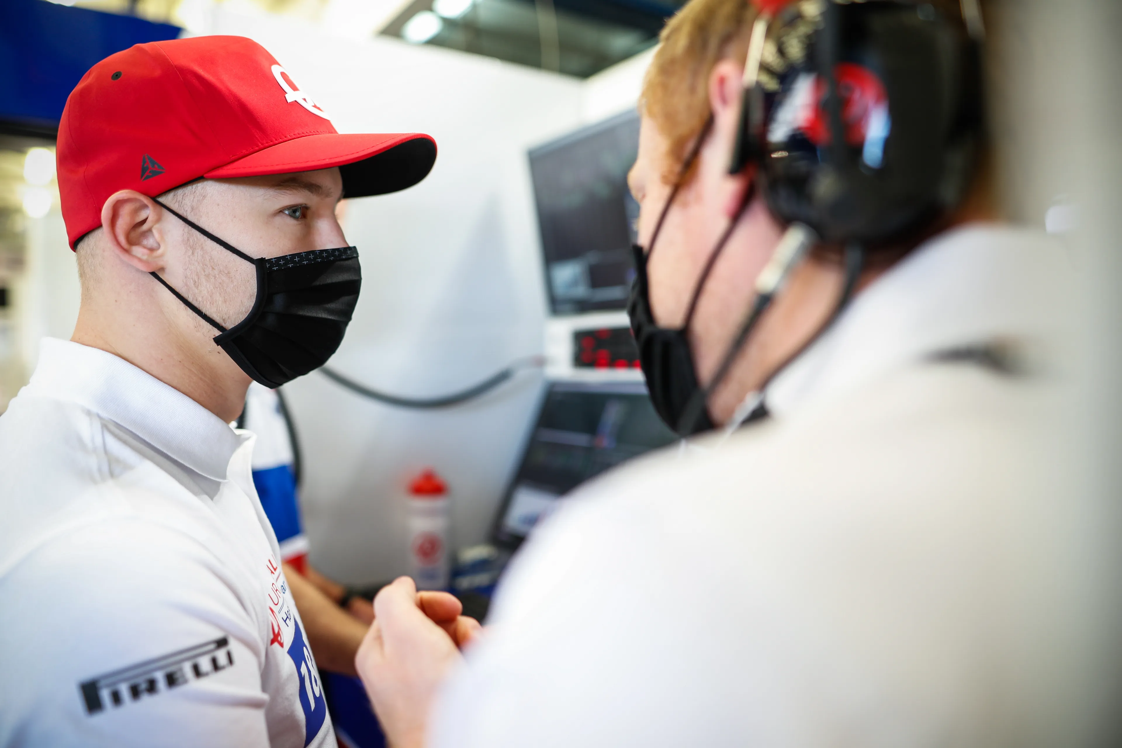 Mazepin tevreden na testdagen Bahrein: 'Maar ik heb nog een lange weg te gaan'