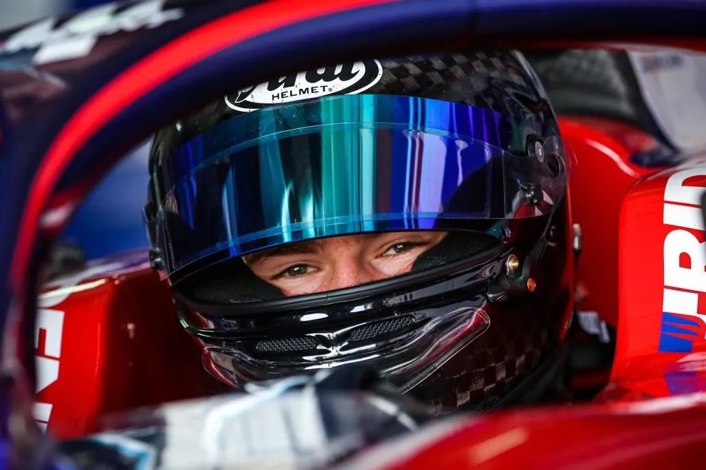 Zelfverzekerde Viscaal staat voor F2-debuut: 'Ik hoop mee te doen om de punten'