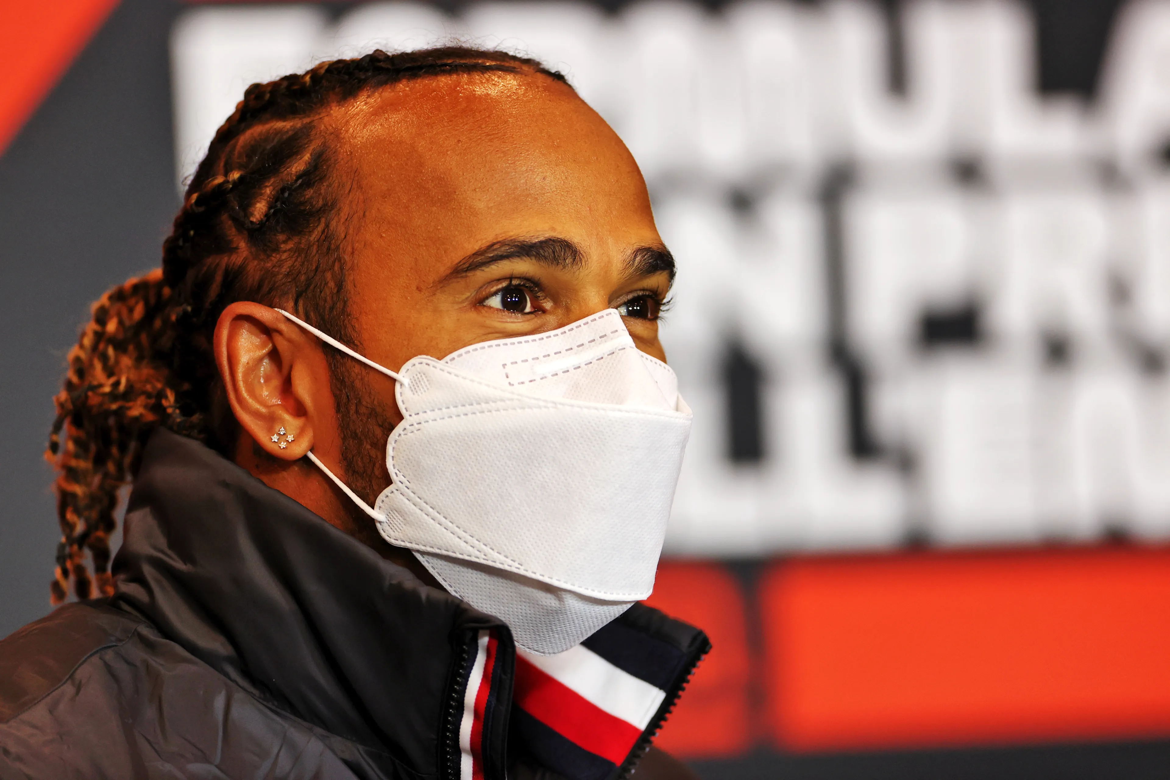 Ecclestone: 'Mede dankzij Verstappen rijdt Hamilton nu foutloos'