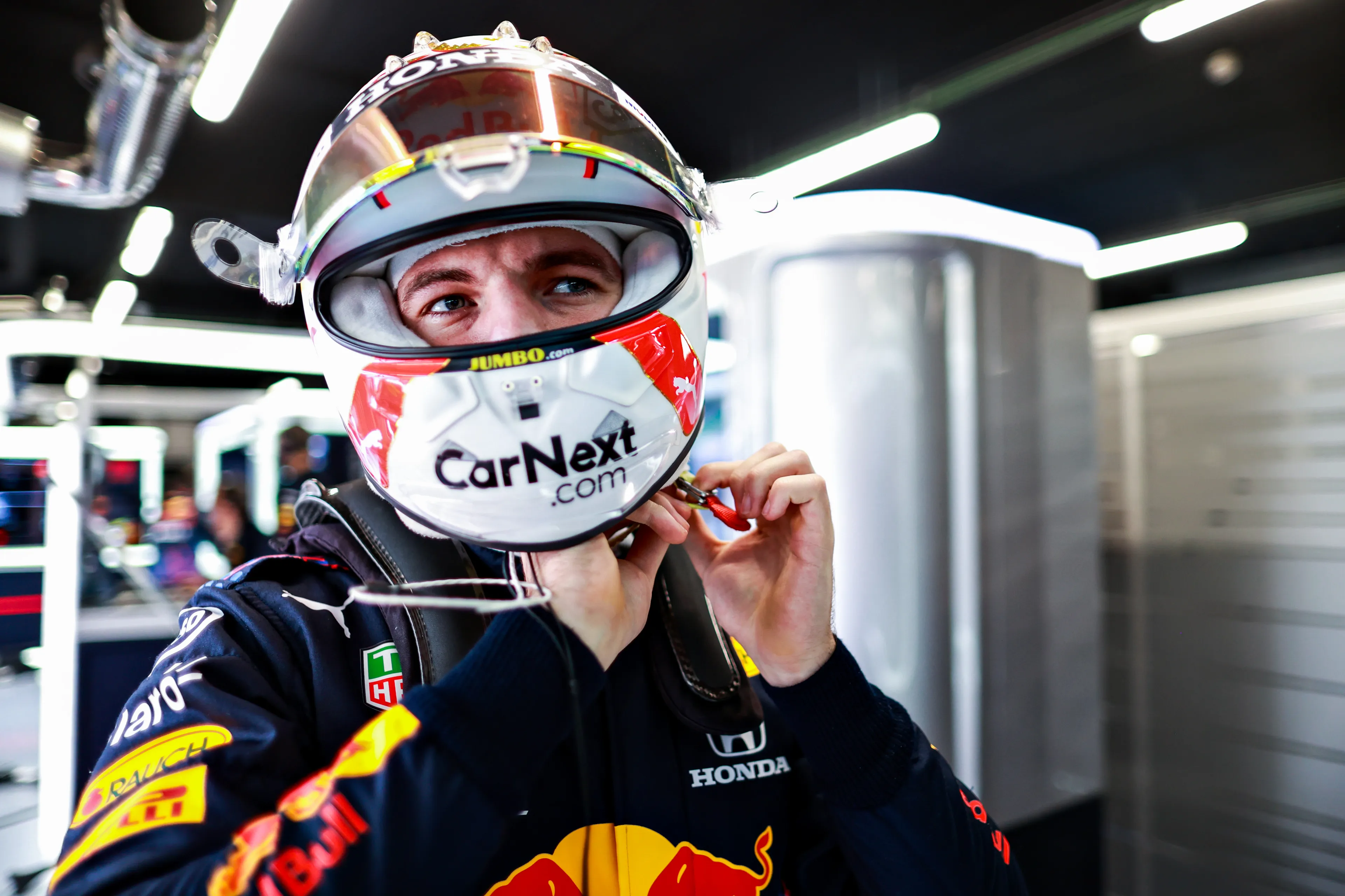 Verstappen: 'Als we voor het kampioenschap willen gaan, moeten we echt nog een extra stap zetten'