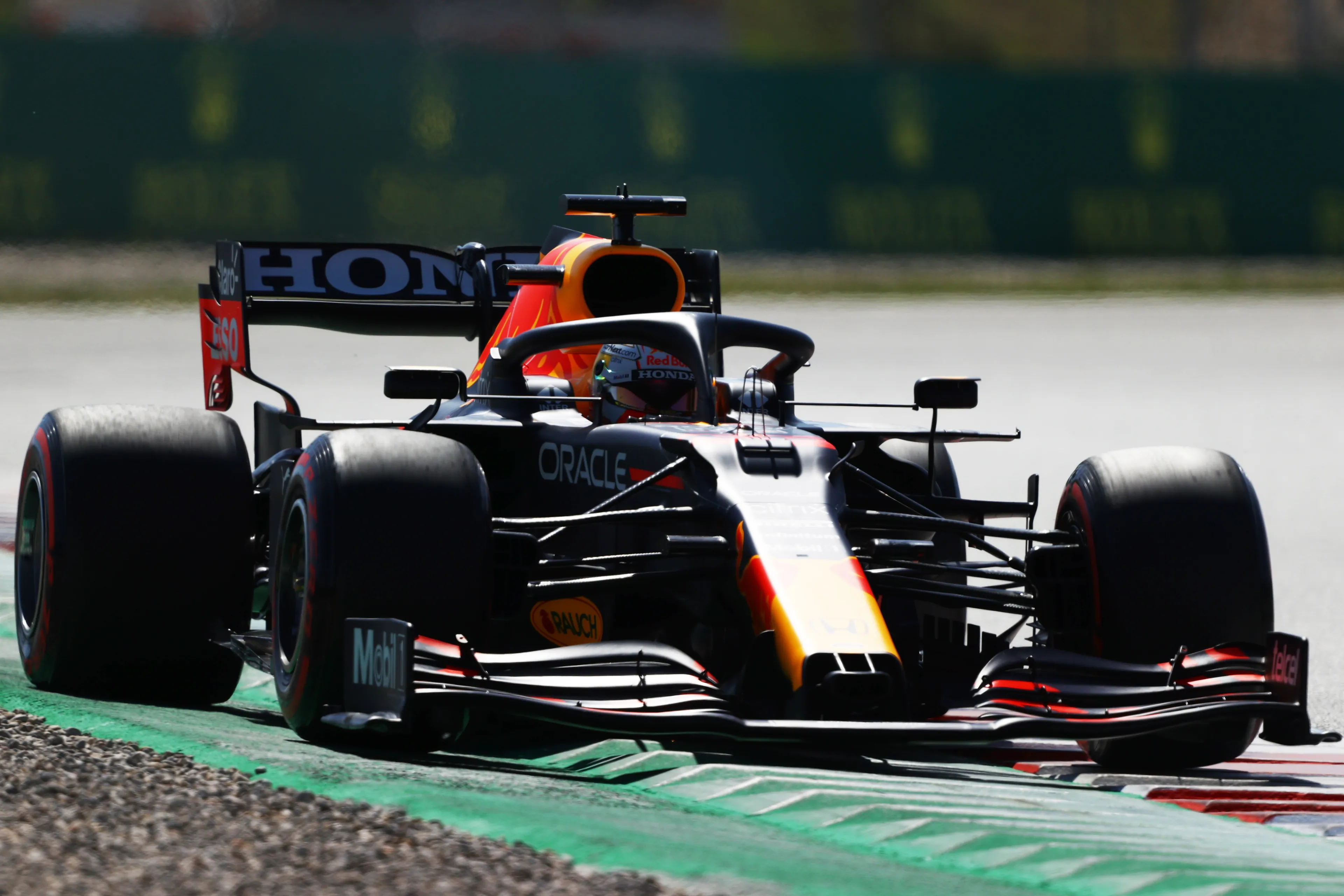 Boordradio's GP Spanje | Verstappen staat versteld van Mercedes: 'Het is ongelooflijk'