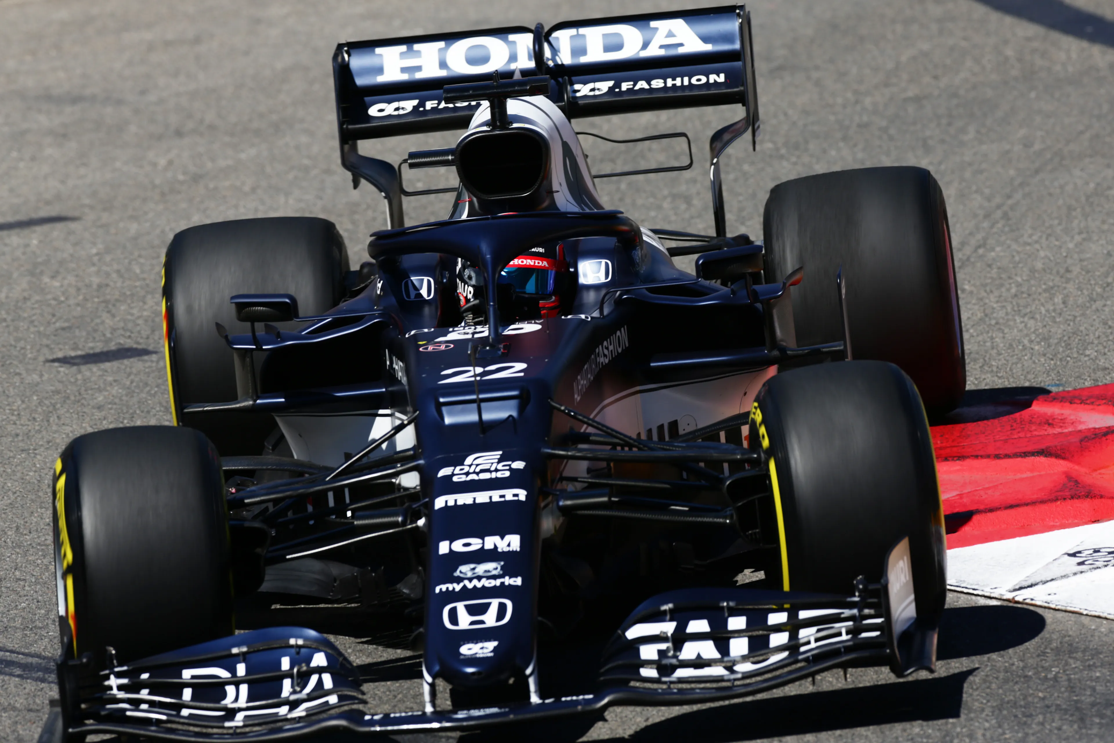 Tsunoda: 'De eerste keer dat ik op een circuit rij, ga ik direct over de limiet'