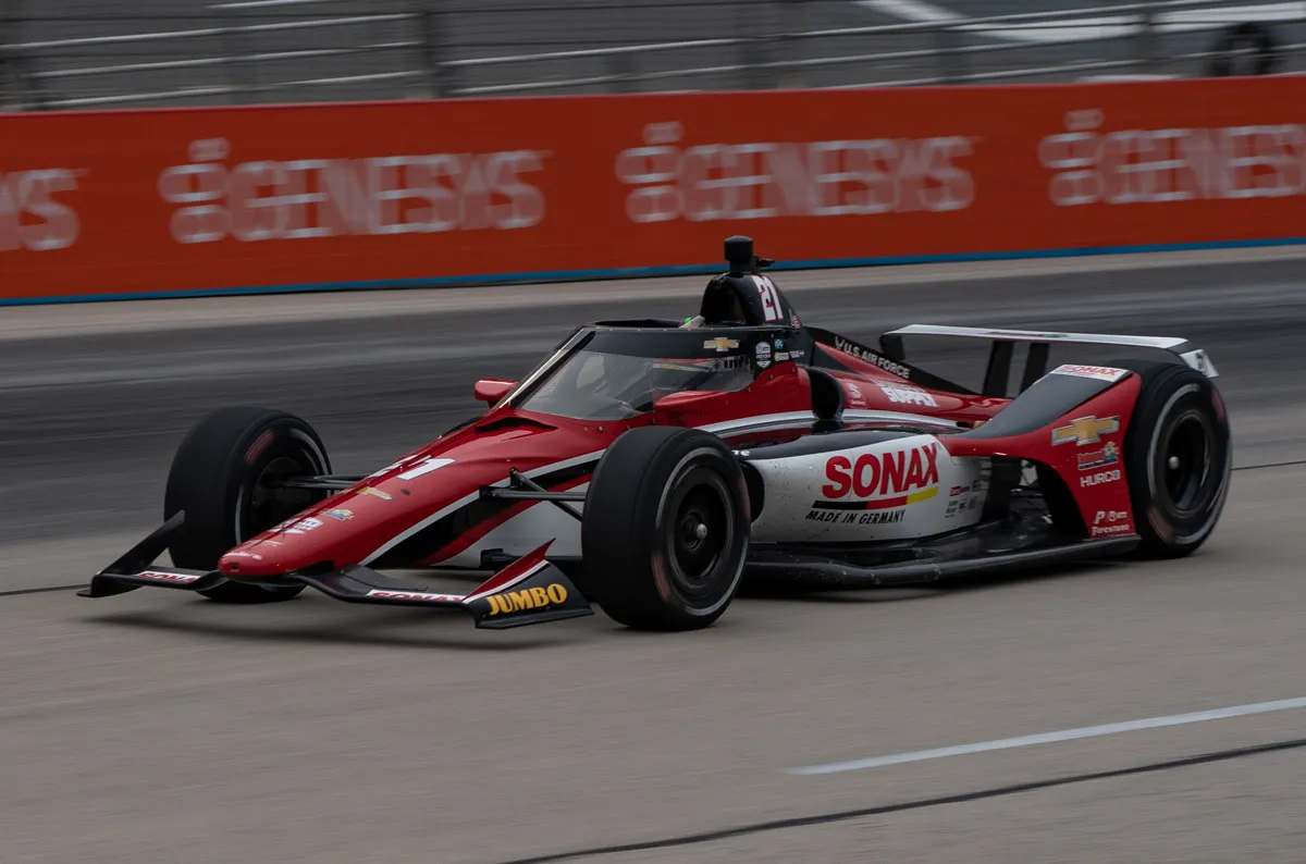 Van Kalmthout pakt eerste zege in de Indycar Grand Prix van Indianapolis