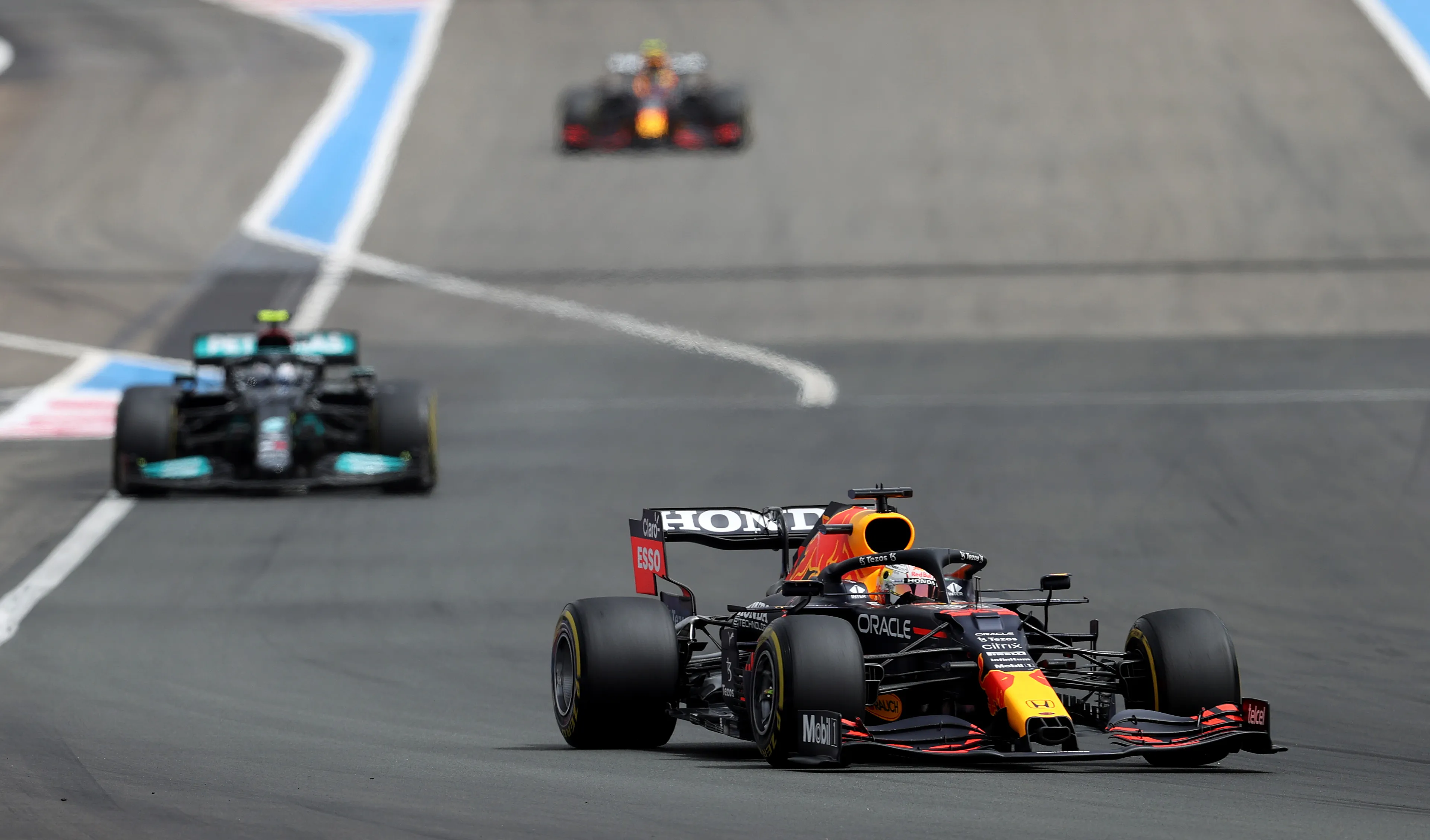 Brundle geniet van Verstappen in 'bloedstollend' spannende race: 'Waanzinnig om dit mee te maken'